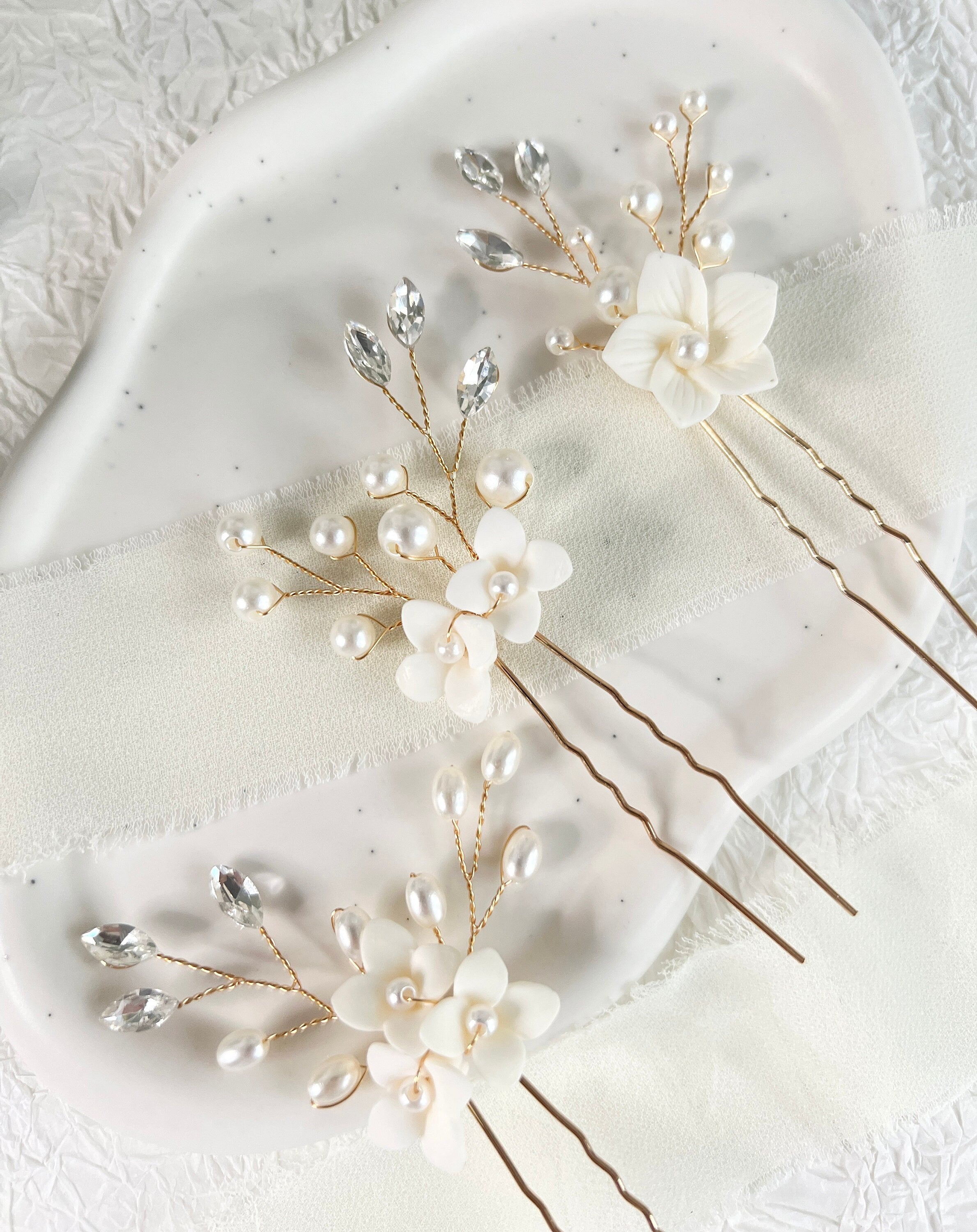 Braut Haarspangen, 3 Stück, Gold mit weißen Perlen Blüten, Strass und Perlen Brautschmuck Braut-Brauthaarschmuck-Schmuckblüte