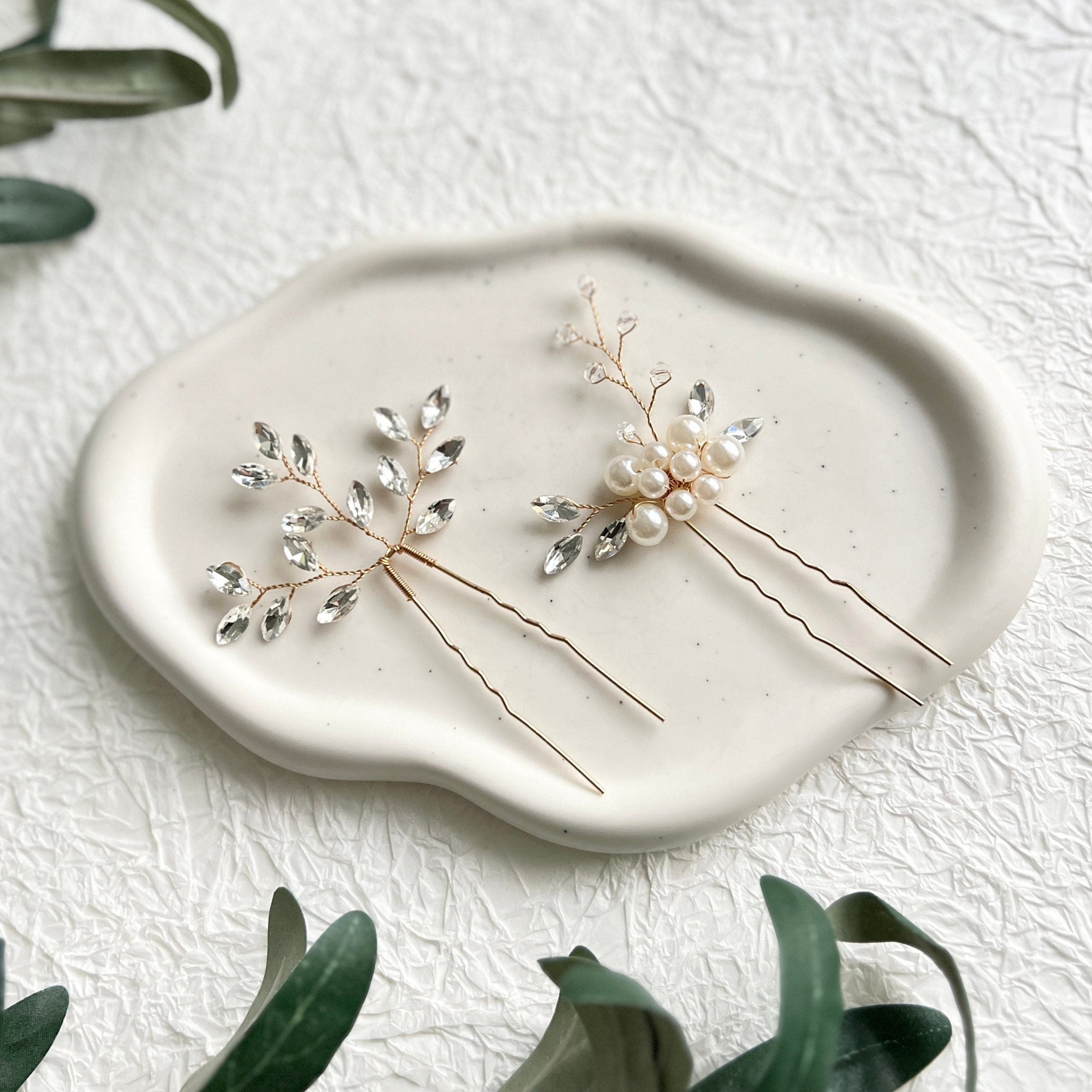 Braut Haarspangen, Set 2 Stück, Brautschmuck, Gold, Silber Strass Steine, weiße Perlen,-Brauthaarschmuck-Schmuckblüte