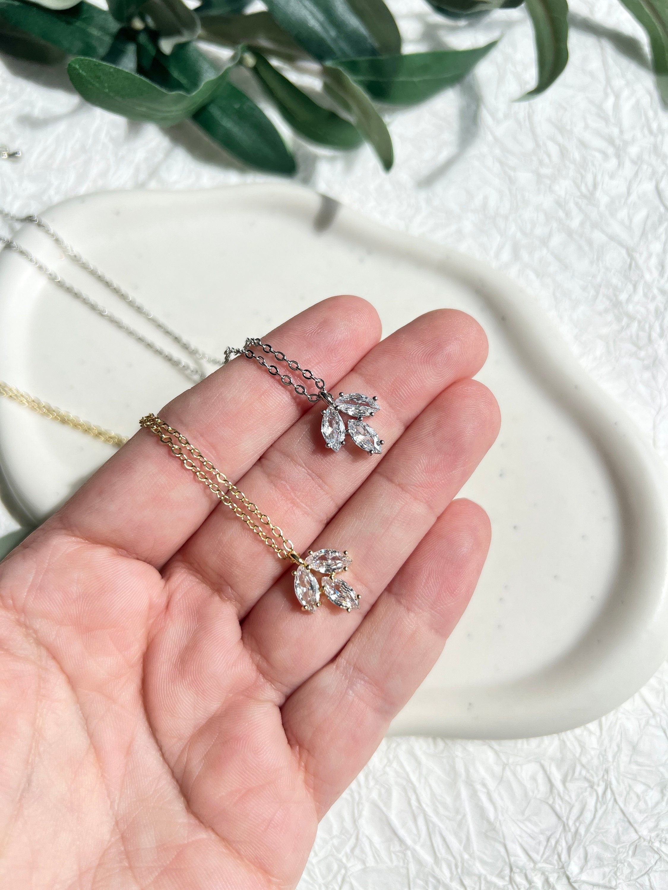 Braut Halskette, Cubic Zirconia Anhänger, Brautschmuck, Silber oder Gold, verstellbar, - Gold-Halskette-Schmuckblüte