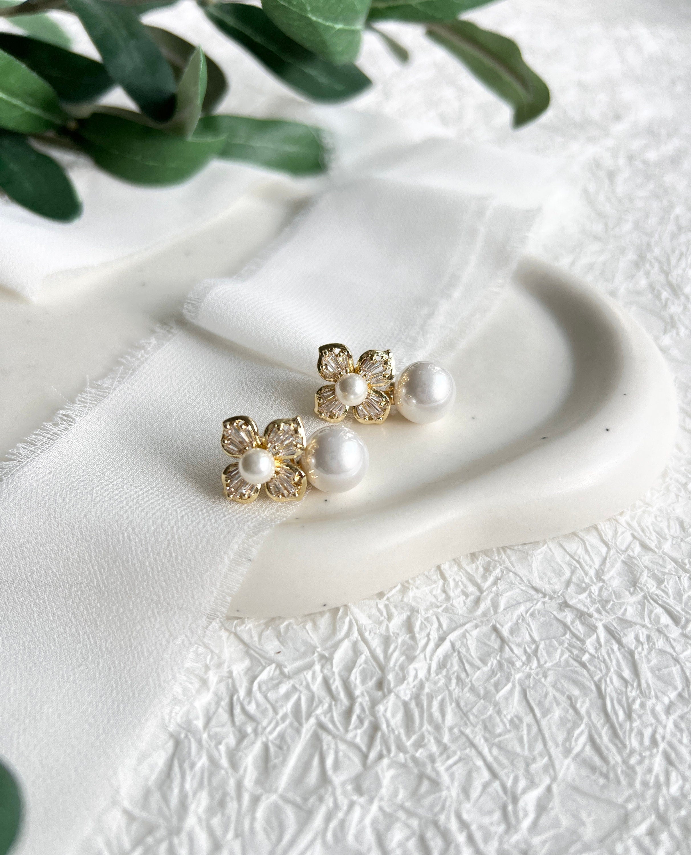 Braut Ohrringe, Gold, Perlenohrringe, Blumen Perlen Ohrstecker, Cubic Zirconia, Brautschmuck,-Ohrringe-Schmuckblüte