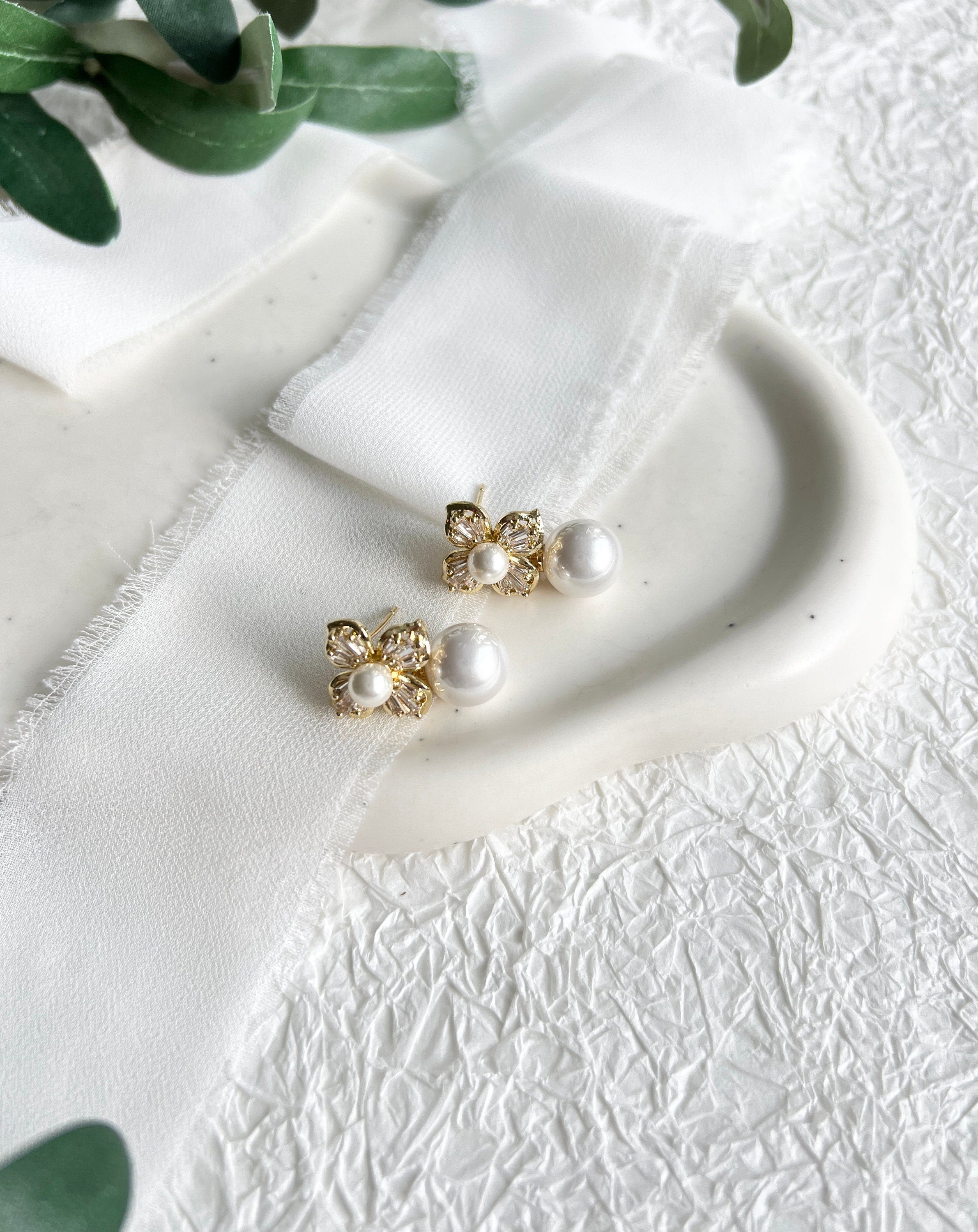 Braut Ohrringe, Gold, Perlenohrringe, Blumen Perlen Ohrstecker, Cubic Zirconia, Brautschmuck,-Ohrringe-Schmuckblüte