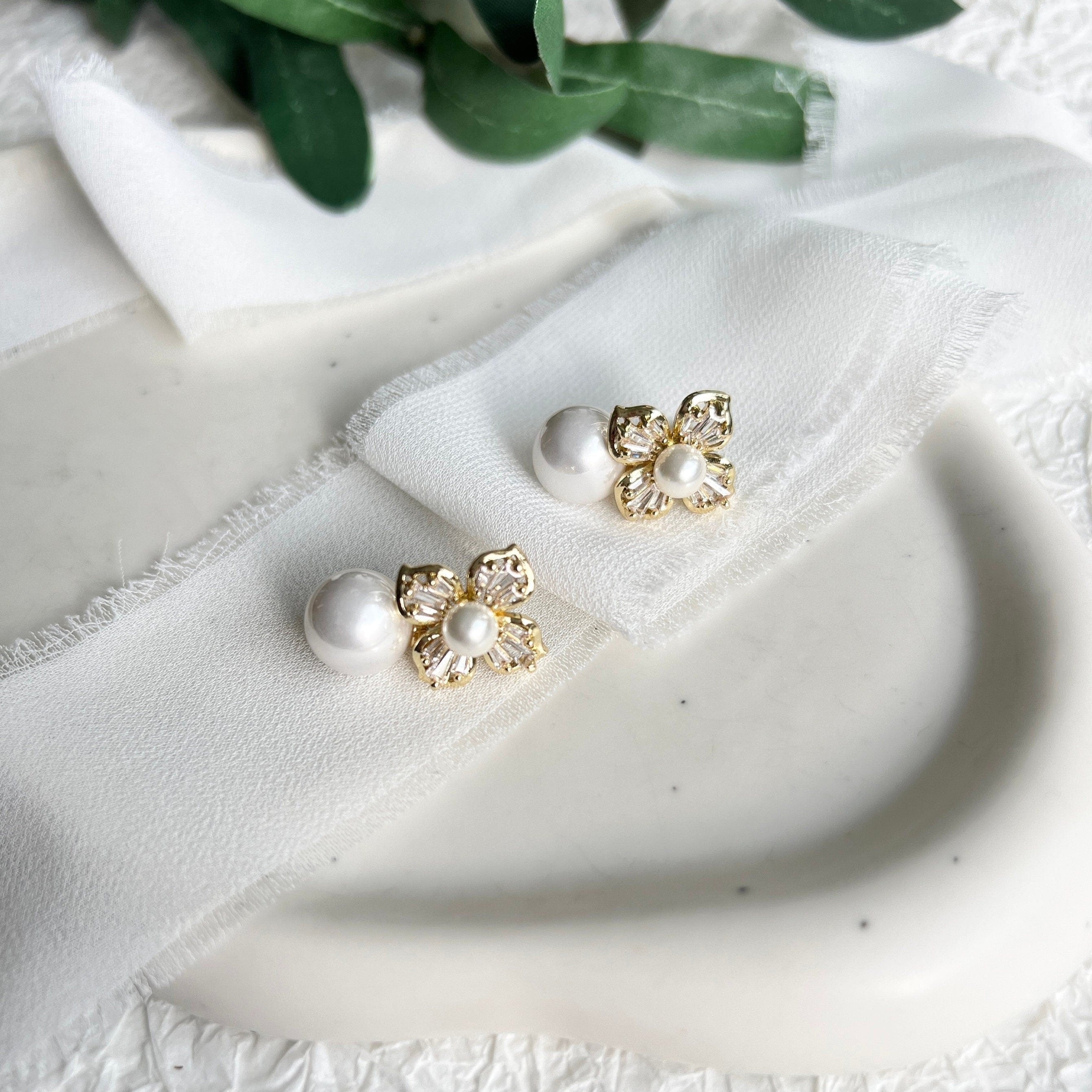 Braut Ohrringe, Gold, Perlenohrringe, Blumen Perlen Ohrstecker, Cubic Zirconia, Brautschmuck,-Ohrringe-Schmuckblüte