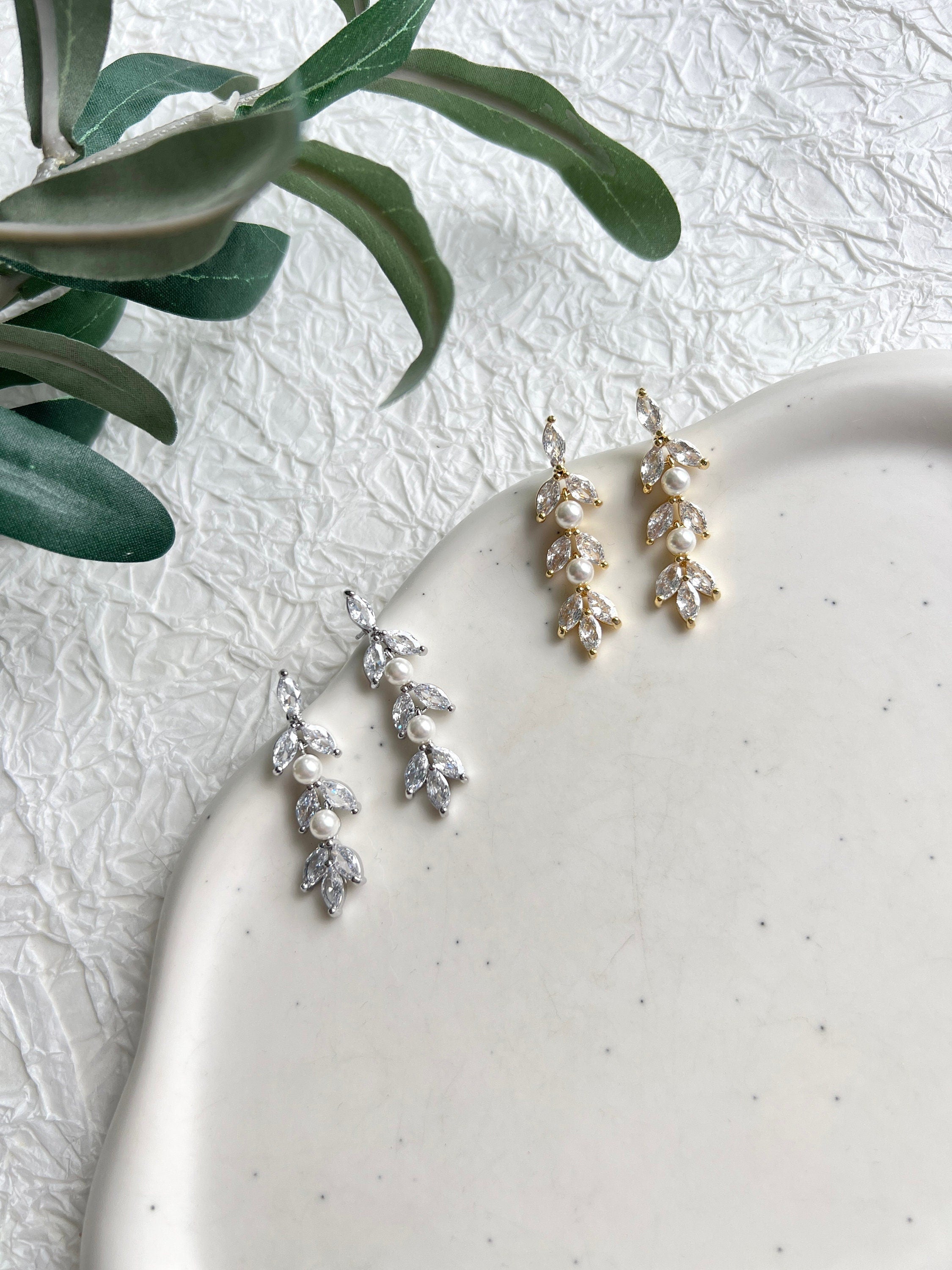 Elegante Brautohrringe, glaenzende Ohrringe fuer die Braut, Gold oder Silber, Brautschmuck, funkelnde Ohrstecker, Schmuck Hochzeit, Hochzeitsschmuck, hochwertiger Damenschmuck, Geschenk fuer Sie, Weddinginspiration,Brautjungfer, Geburtstagsgeschenk, Valentinstag