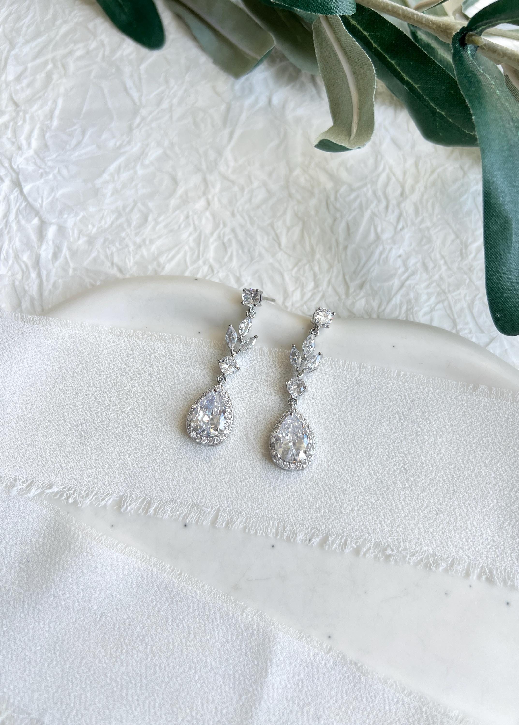 Brautohrringe, Silber, lange glänzende Hängeohrringe, silberne Ohrringe, Brautschmuck, Schmuck Hochzeit, Cubic Zirconia, Brautjungfer, Braut