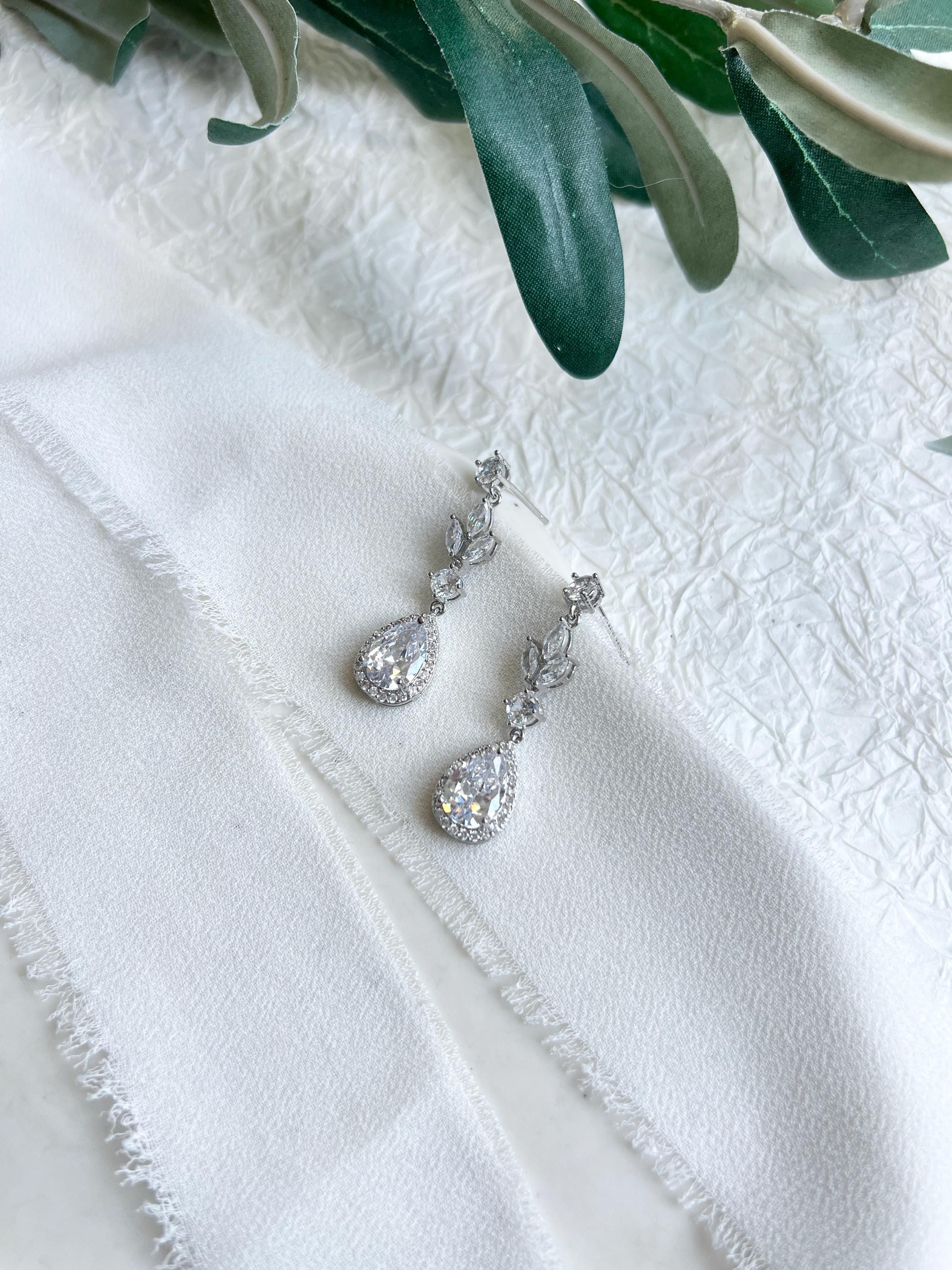 Brautohrringe, Silber, lange glänzende Hängeohrringe, silberne Ohrringe, Brautschmuck, Schmuck Hochzeit, Cubic Zirconia, Brautjungfer, Braut