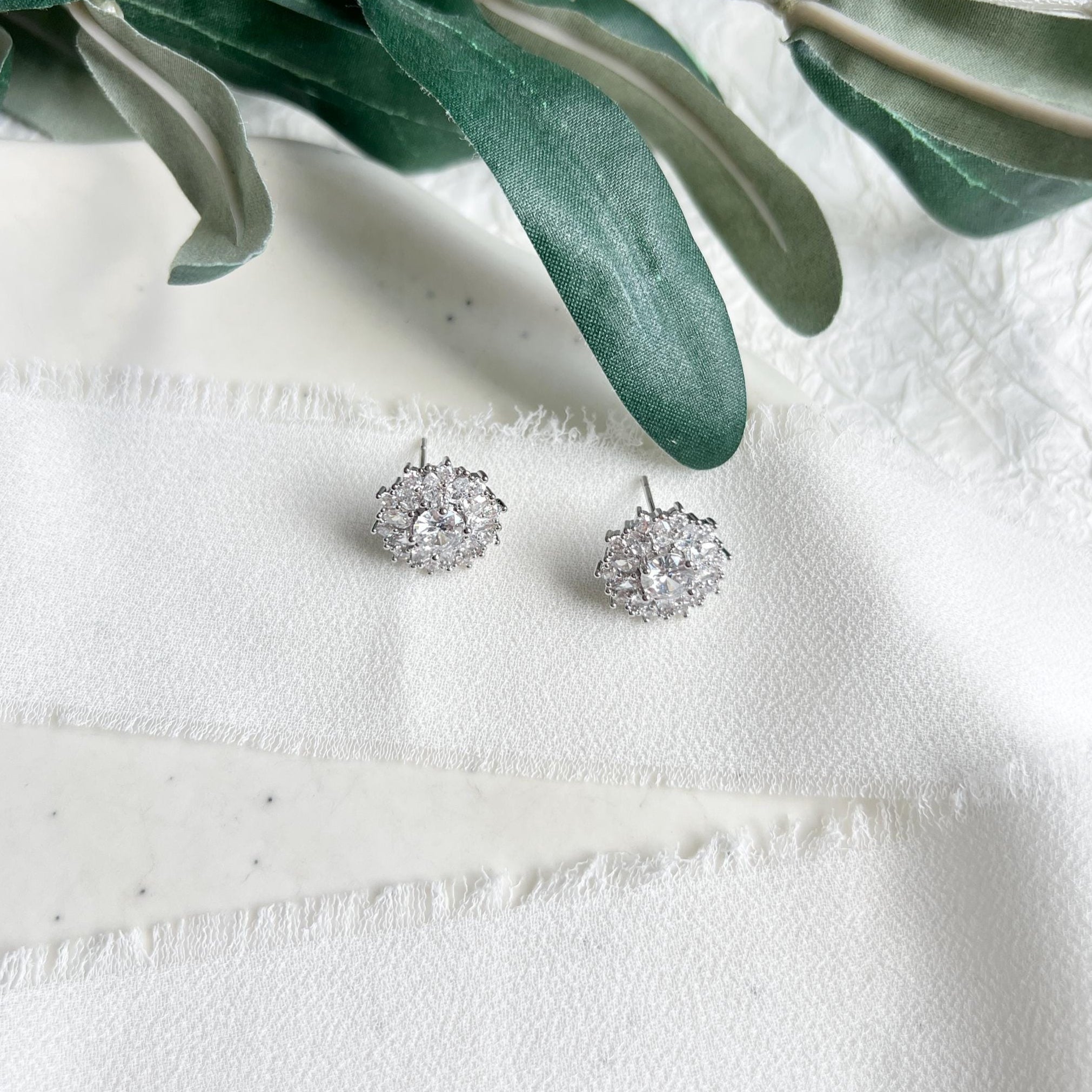 Ohrstecker, Silber, Brautohrringe, silberne Ohrringe, glänzender Brautschmuck, Schmuck Hochzeit, feiner Ohrschmuck, Braut, Brautjungfer, Trauzeugin