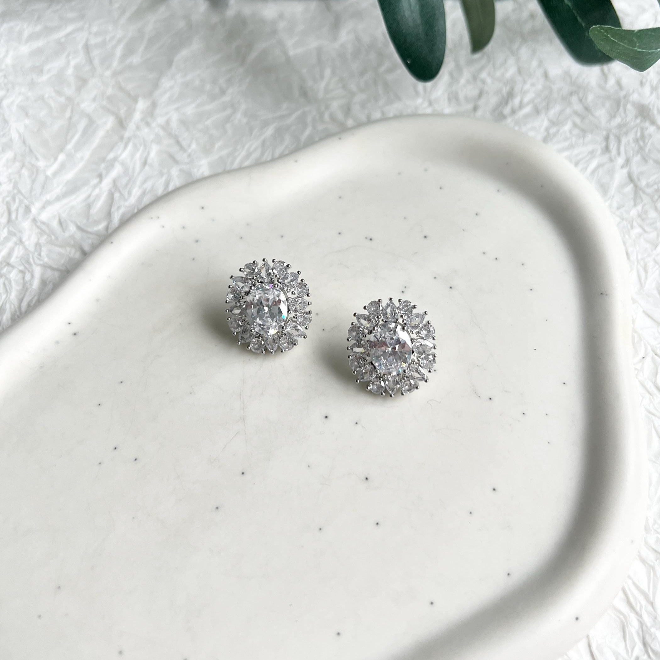 Ohrstecker, Silber, Brautohrringe, silberne Ohrringe, glänzender Brautschmuck, Schmuck Hochzeit, feiner Ohrschmuck, Braut, Brautjungfer, Trauzeugin