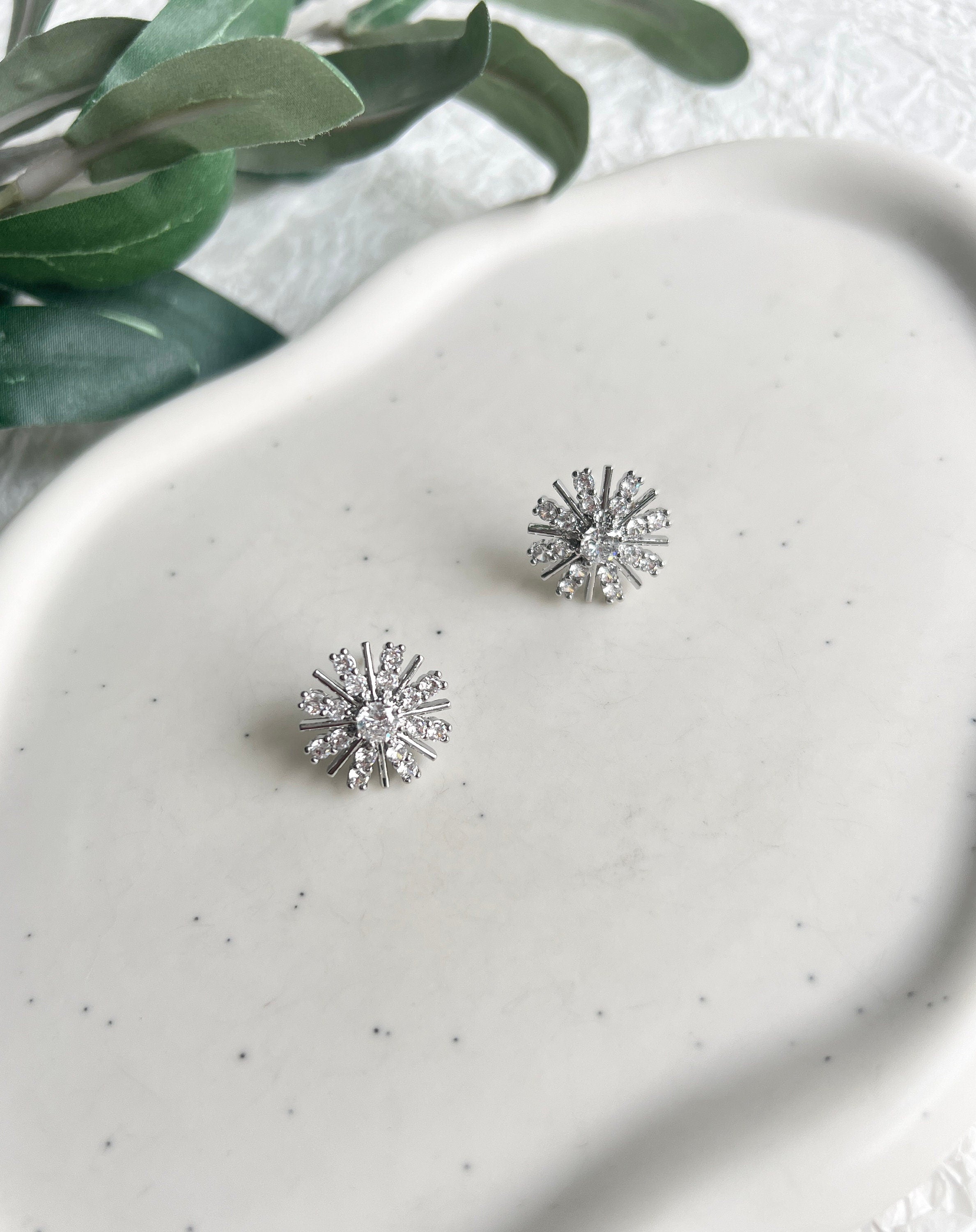 Braut Ohrringe, Silber, Ohrstecker, funkelnde Cubic Zirconia Steine, silberner Brautschmuck,-Ohrringe-Schmuckblüte
