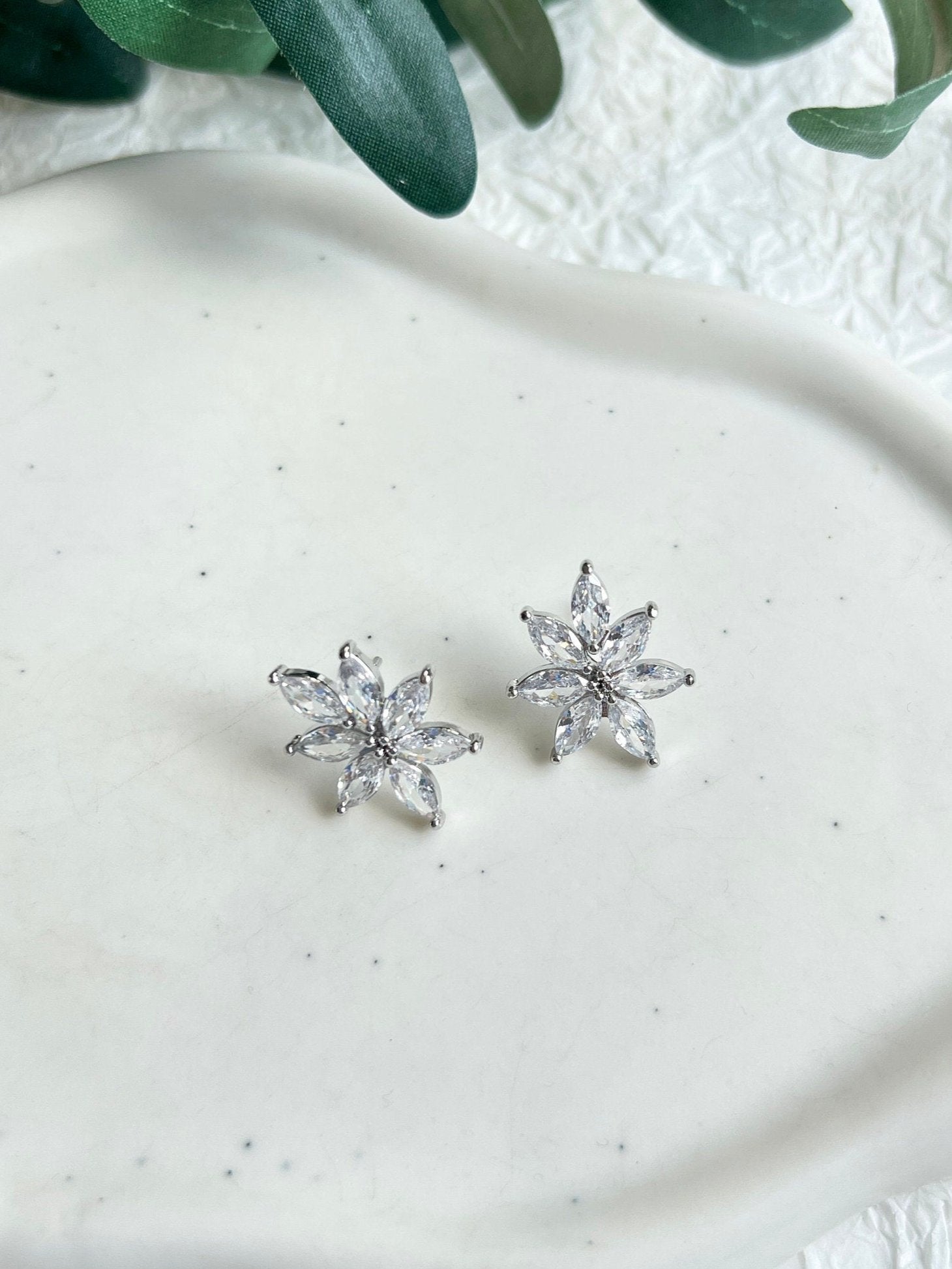 Ohrstecker Silber, Brautohrringe, funkelnde Cubic-Zirconia-Steine, Ohrringe Braut, Standesamt, moderner Schmuck Hochzeit, Brautjungfer, Trauzeugin