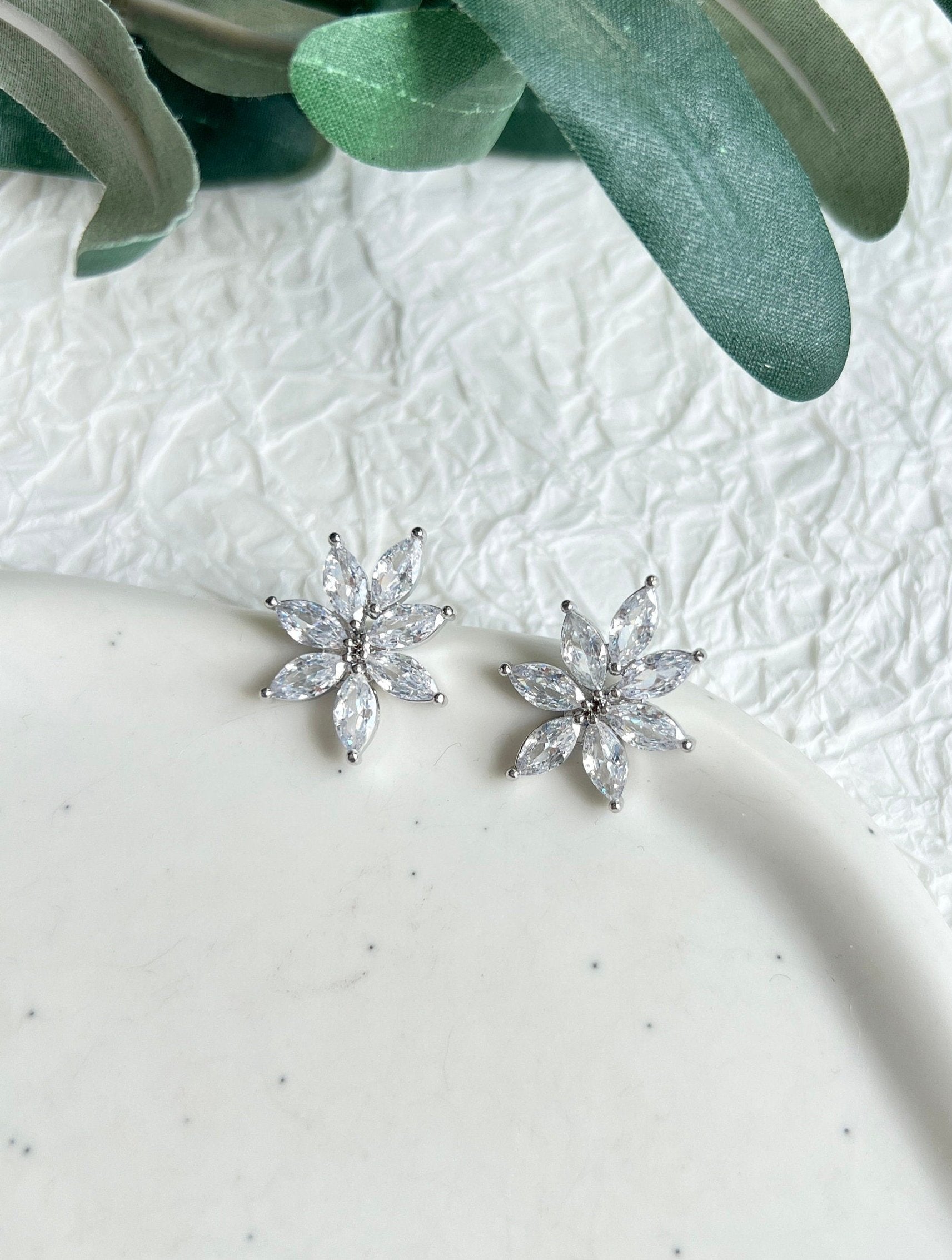 Ohrstecker Silber, Brautohrringe, funkelnde Cubic-Zirconia-Steine, Ohrringe Braut, Standesamt, moderner Schmuck Hochzeit, Brautjungfer, Trauzeugin