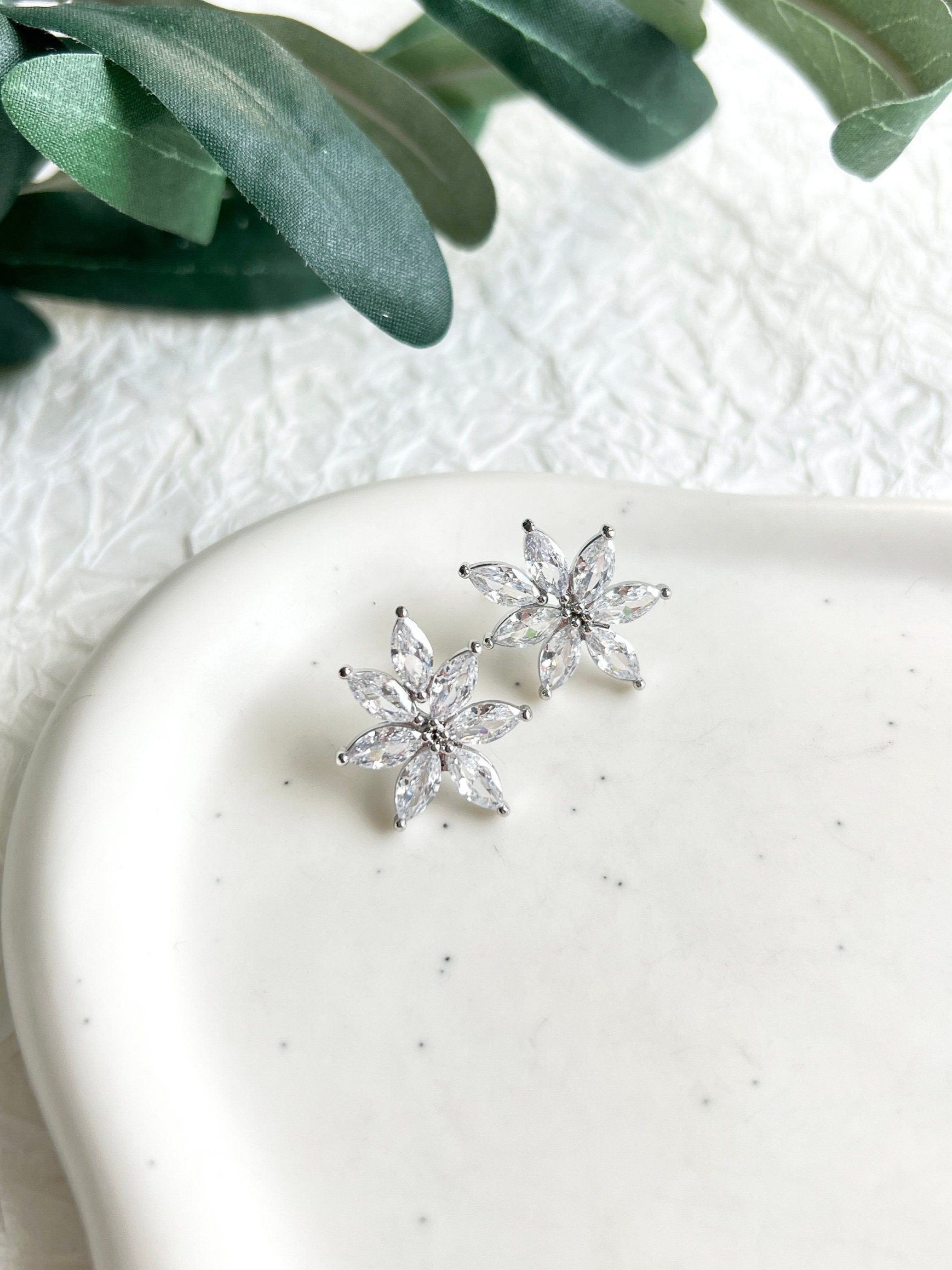 Ohrstecker Silber, Brautohrringe, funkelnde Cubic-Zirconia-Steine, Ohrringe Braut, Standesamt, moderner Schmuck Hochzeit, Brautjungfer, Trauzeugin