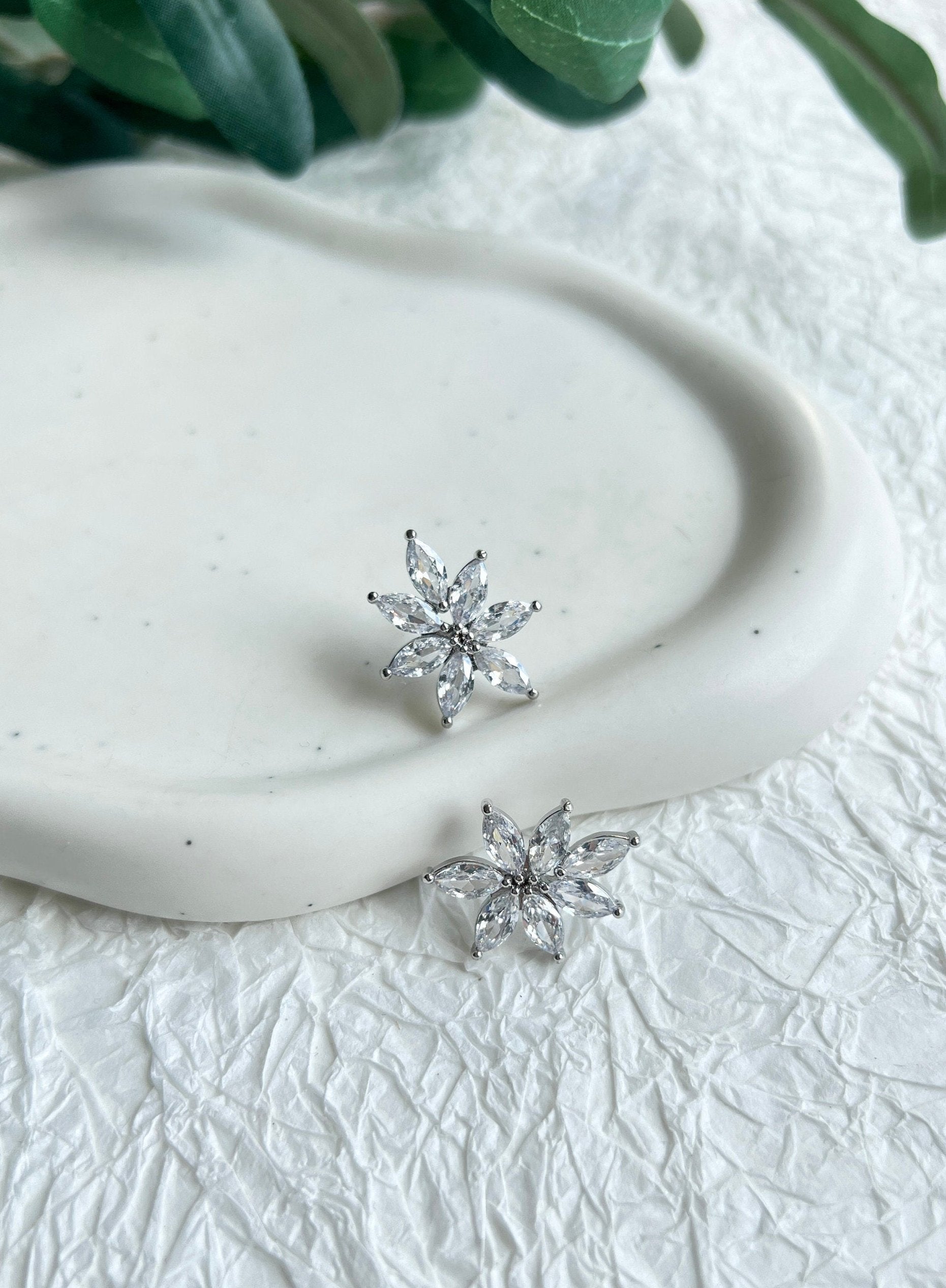 Ohrstecker Silber, Brautohrringe, funkelnde Cubic-Zirconia-Steine, Ohrringe Braut, Standesamt, moderner Schmuck Hochzeit, Brautjungfer, Trauzeugin