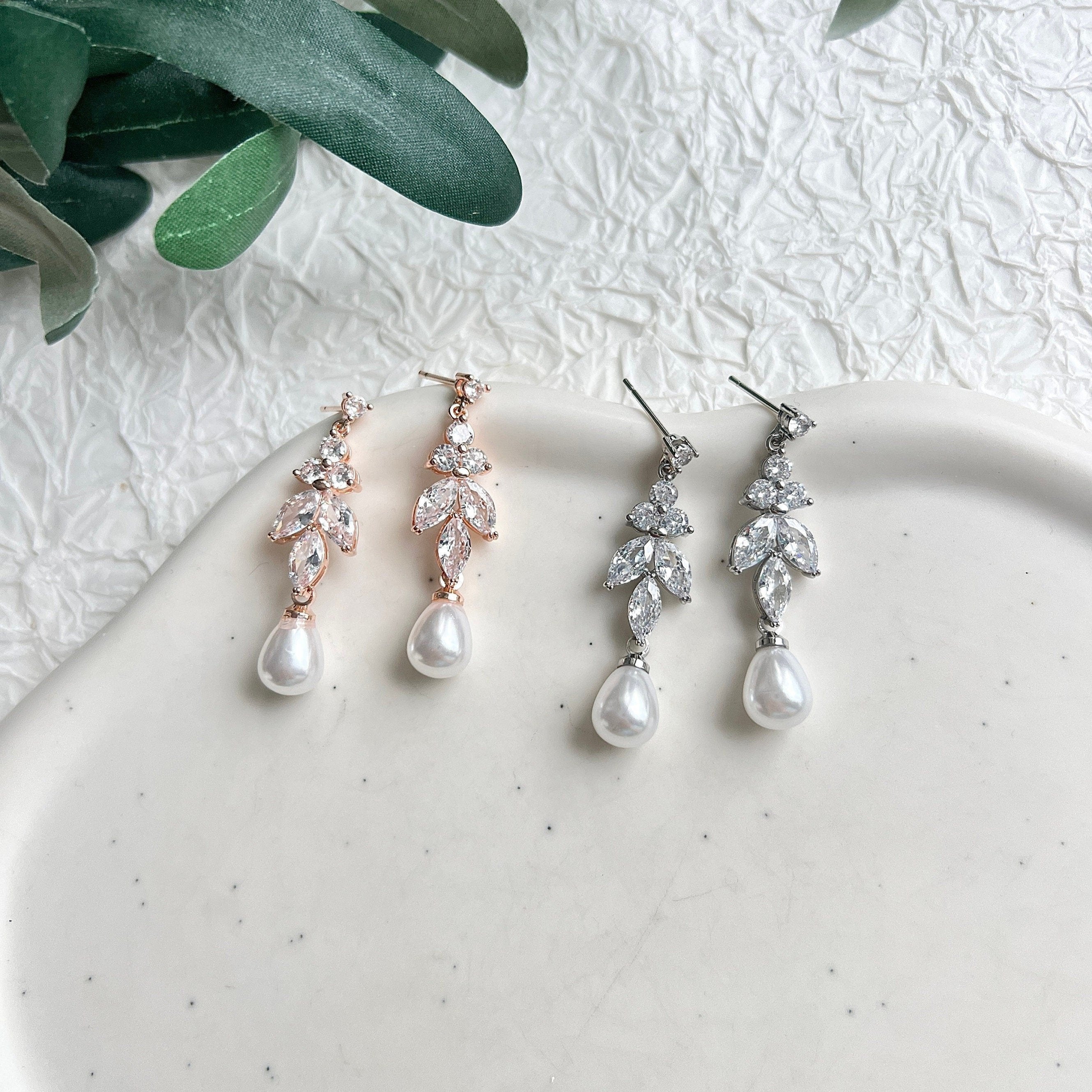 Hängeohrringe, funkelnde Cubic Zirconia Steine, Ohrringe Hochzeit, Perlenohrringe, weiße Perlen, Perlenschmuck, Brautohrringe, Brautschmuck, Standesamt Look