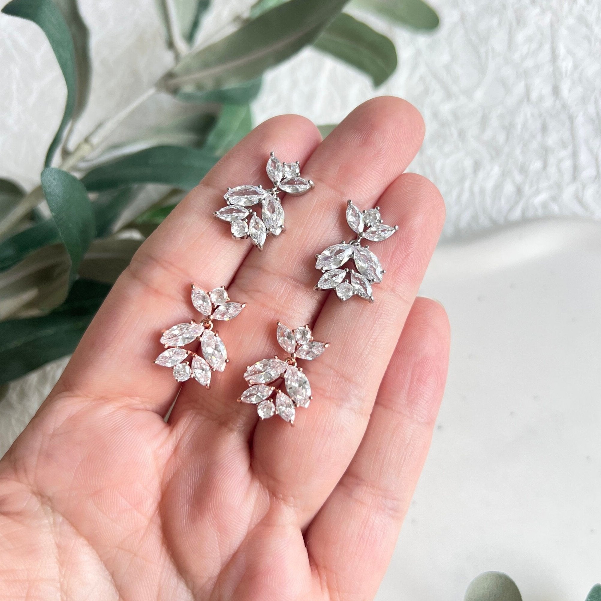 Braut Ohrringe, funkelnde Cubic Zirconia Steine, Silber oder Roségold, elegante - Silber-Ohrringe-Schmuckblüte