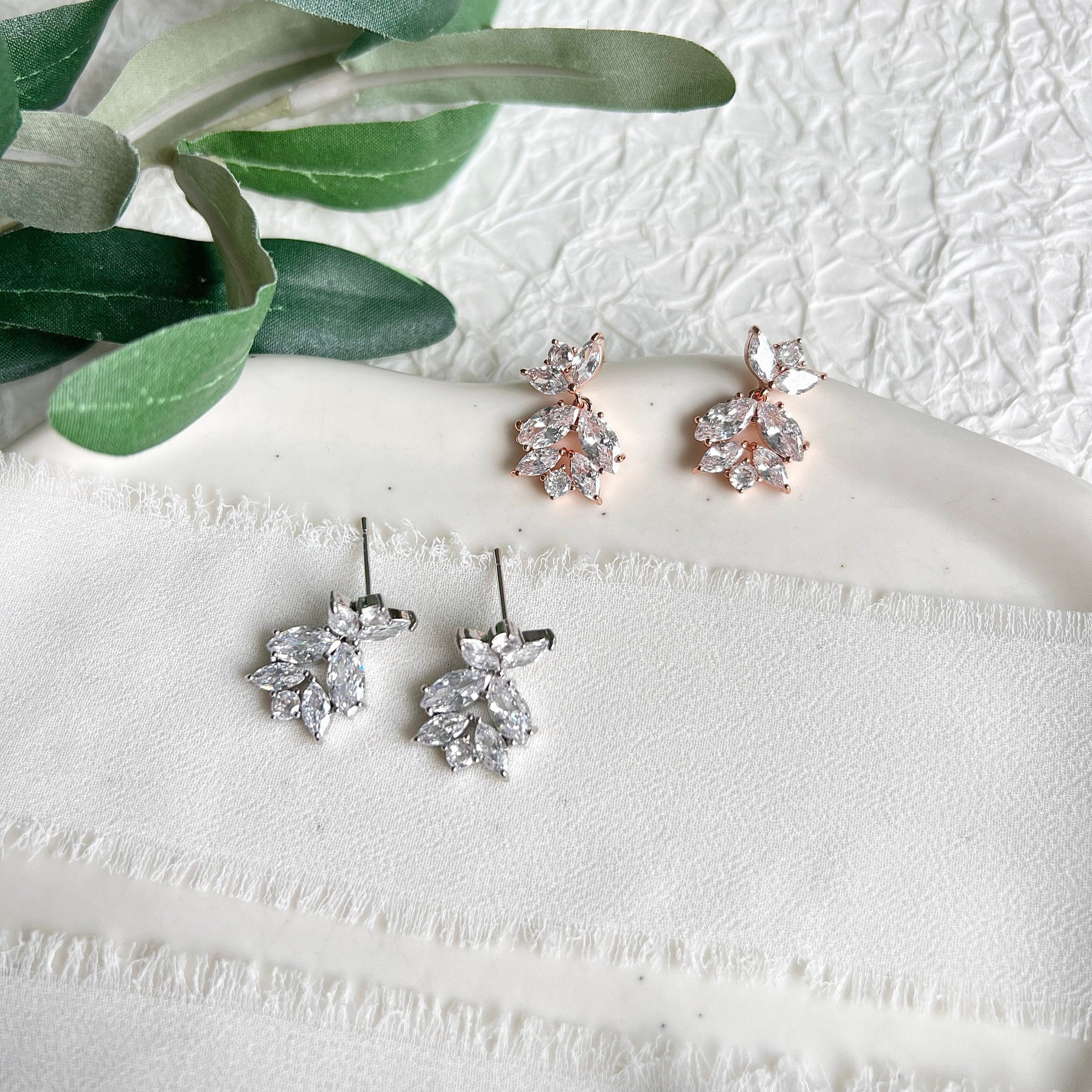 Braut Ohrringe, funkelnde Cubic Zirconia Steine, Silber oder Roségold, elegante - Silber-Ohrringe-Schmuckblüte