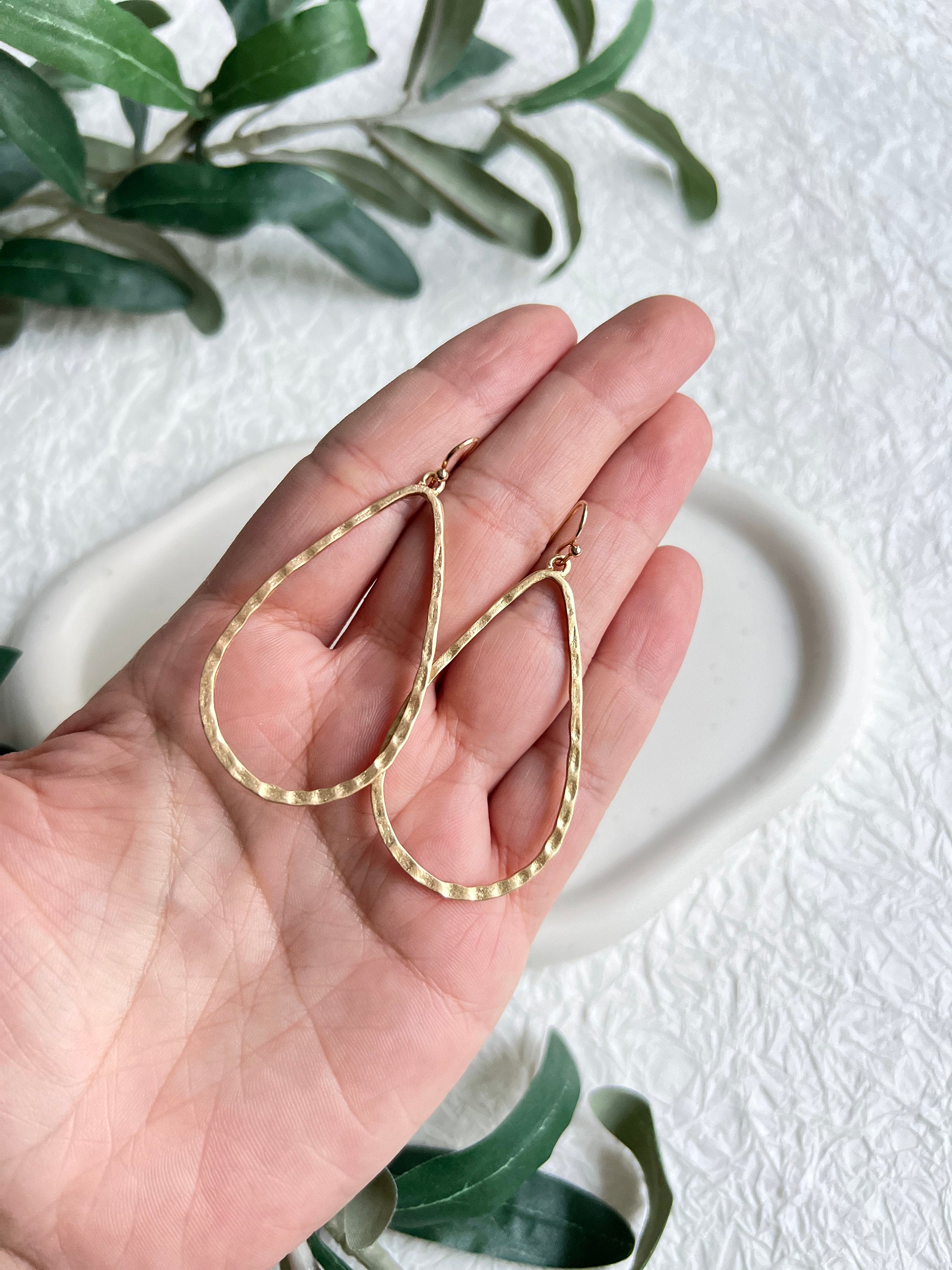 Braut Ohrringe gold, Ovale Hängeohrringe, eleganter Ohrschmuck, lange Brautohrringe, moderner-Ohrringe-Schmuckblüte