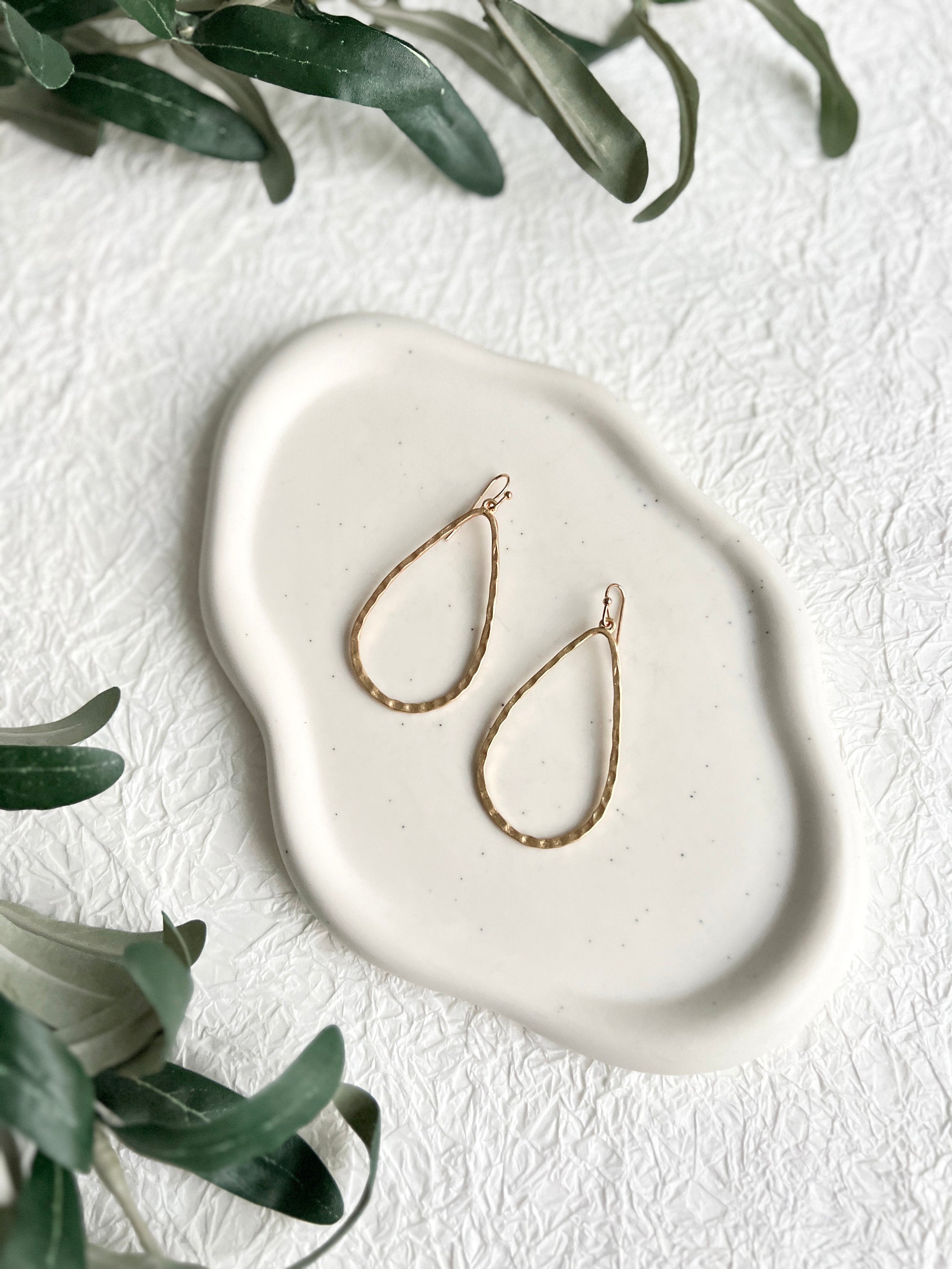 Braut Ohrringe gold, Ovale Hängeohrringe, eleganter Ohrschmuck, lange Brautohrringe, moderner-Ohrringe-Schmuckblüte