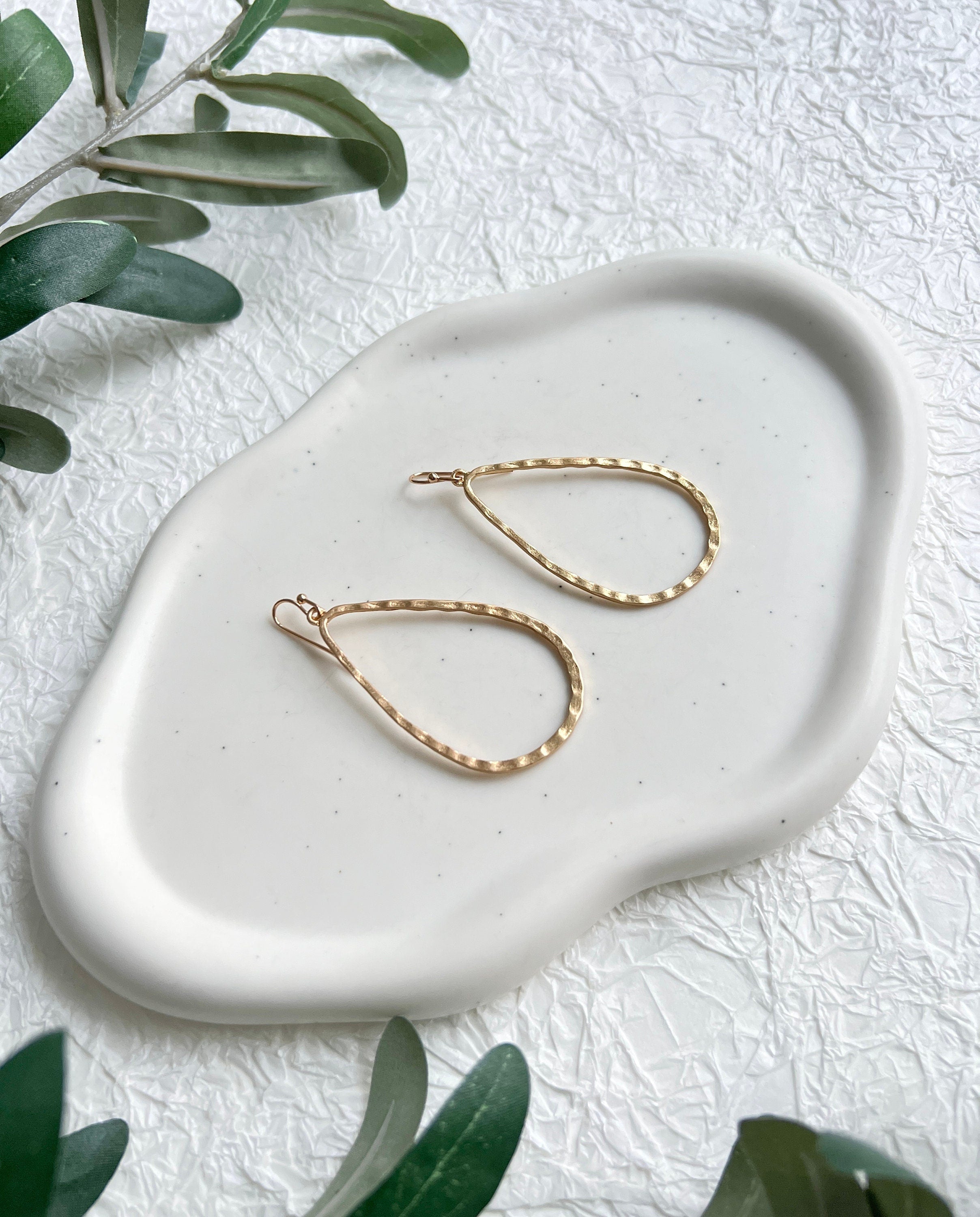 Braut Ohrringe gold, Ovale Hängeohrringe, eleganter Ohrschmuck, lange Brautohrringe, moderner-Ohrringe-Schmuckblüte