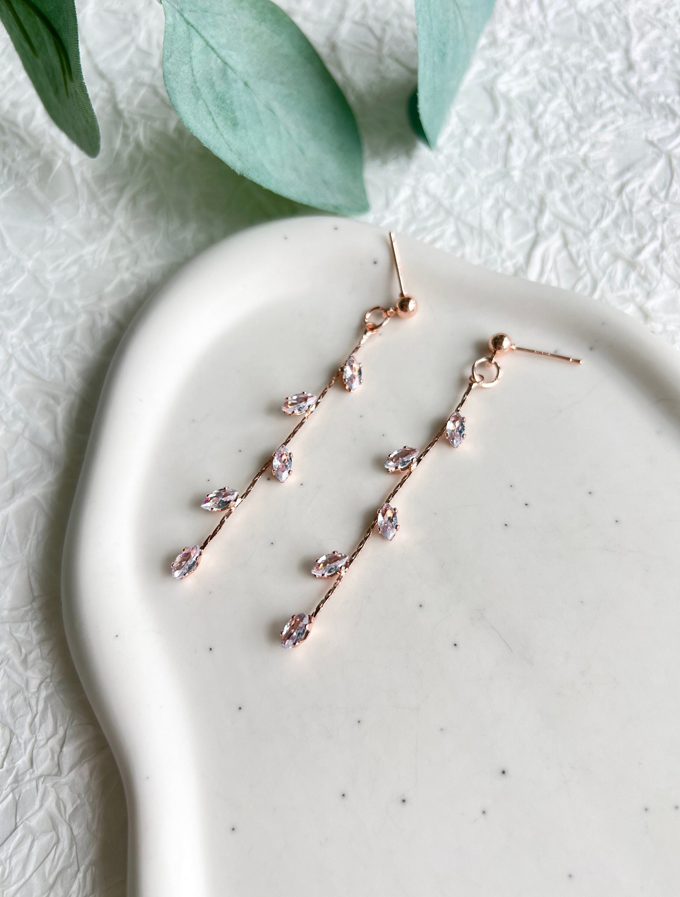 Braut Ohrringe, gold, silber oder roségold, funkelnde Hängeohrringe, Brautschmuck, - Roségold-Ohrringe-Schmuckblüte