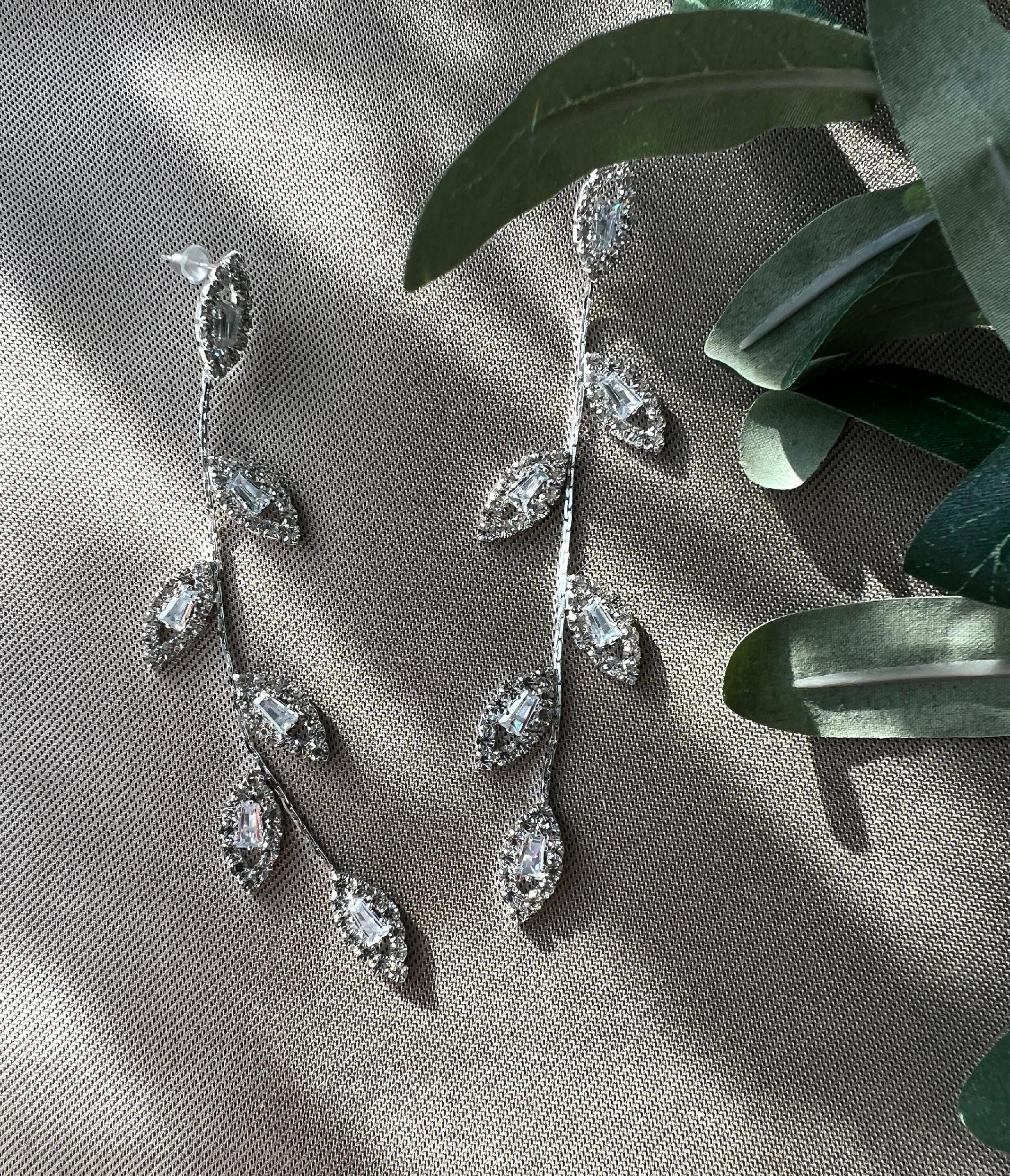 Braut Ohrringe - silber und gold - funkelnde Hängeohrringe, Tropfenohrringe, Brautschmuck, glitzernde Zirkonia Steine, Hochzeit Schmuck - Silver-Ohrringe-Schmuckblüte