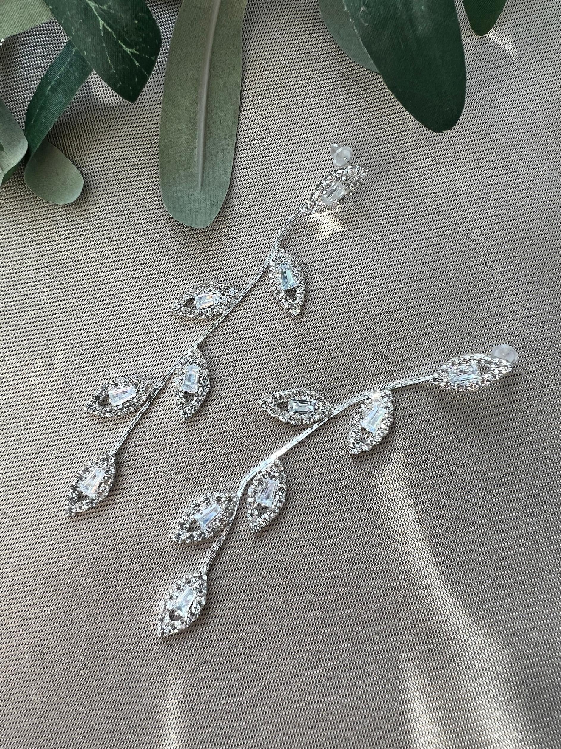 Braut Ohrringe - silber und gold - funkelnde Hängeohrringe, Tropfenohrringe, Brautschmuck, glitzernde Zirkonia Steine, Hochzeit Schmuck - Silver-Ohrringe-Schmuckblüte