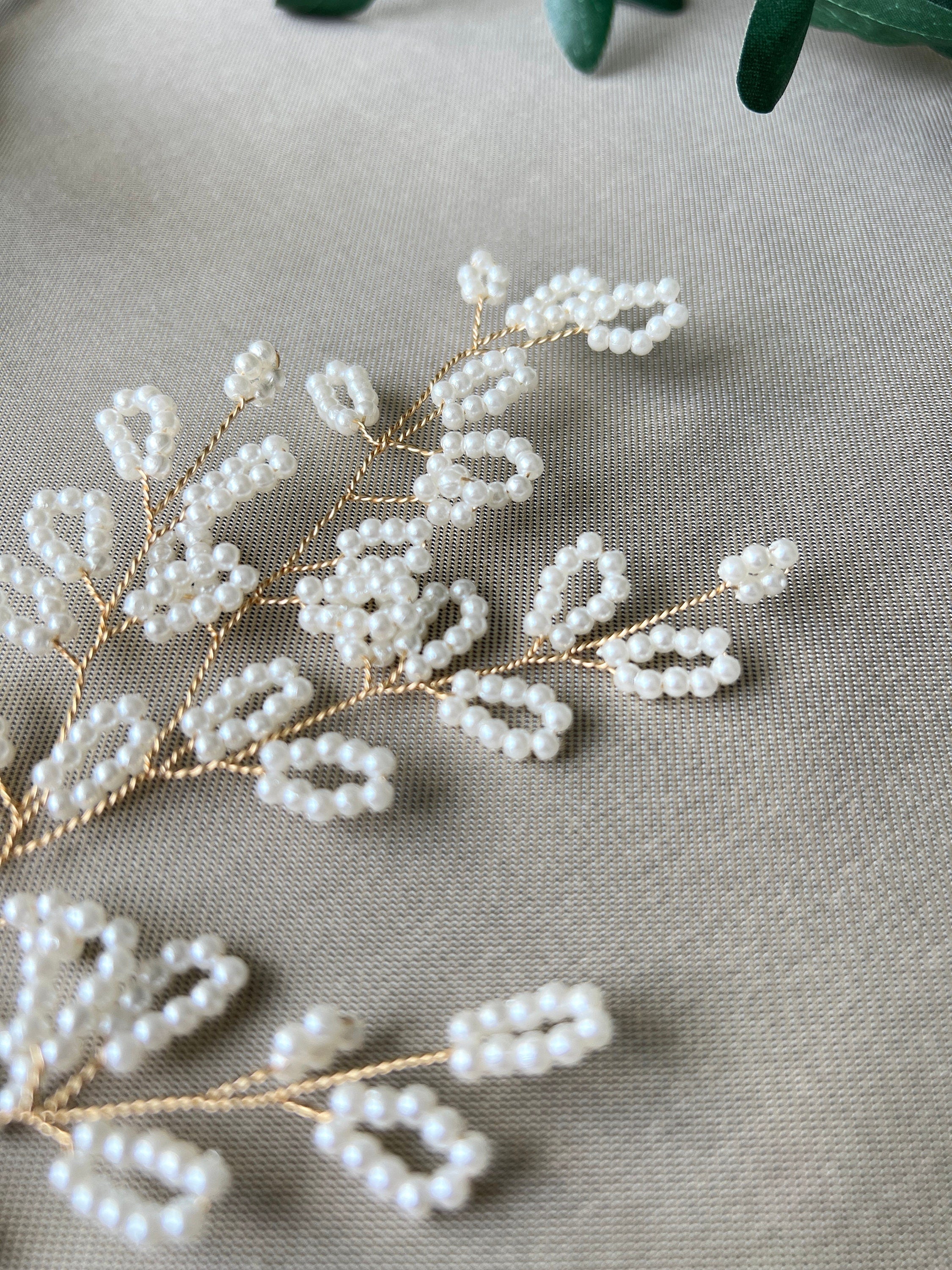 Braut seitlicher Haarschmuck, gold mit weißen Perlen, Hochzeit, Blätter Kopfschmuck, hochwertiger Brauthaarschmuck-Brauthaarschmuck-Schmuckblüte