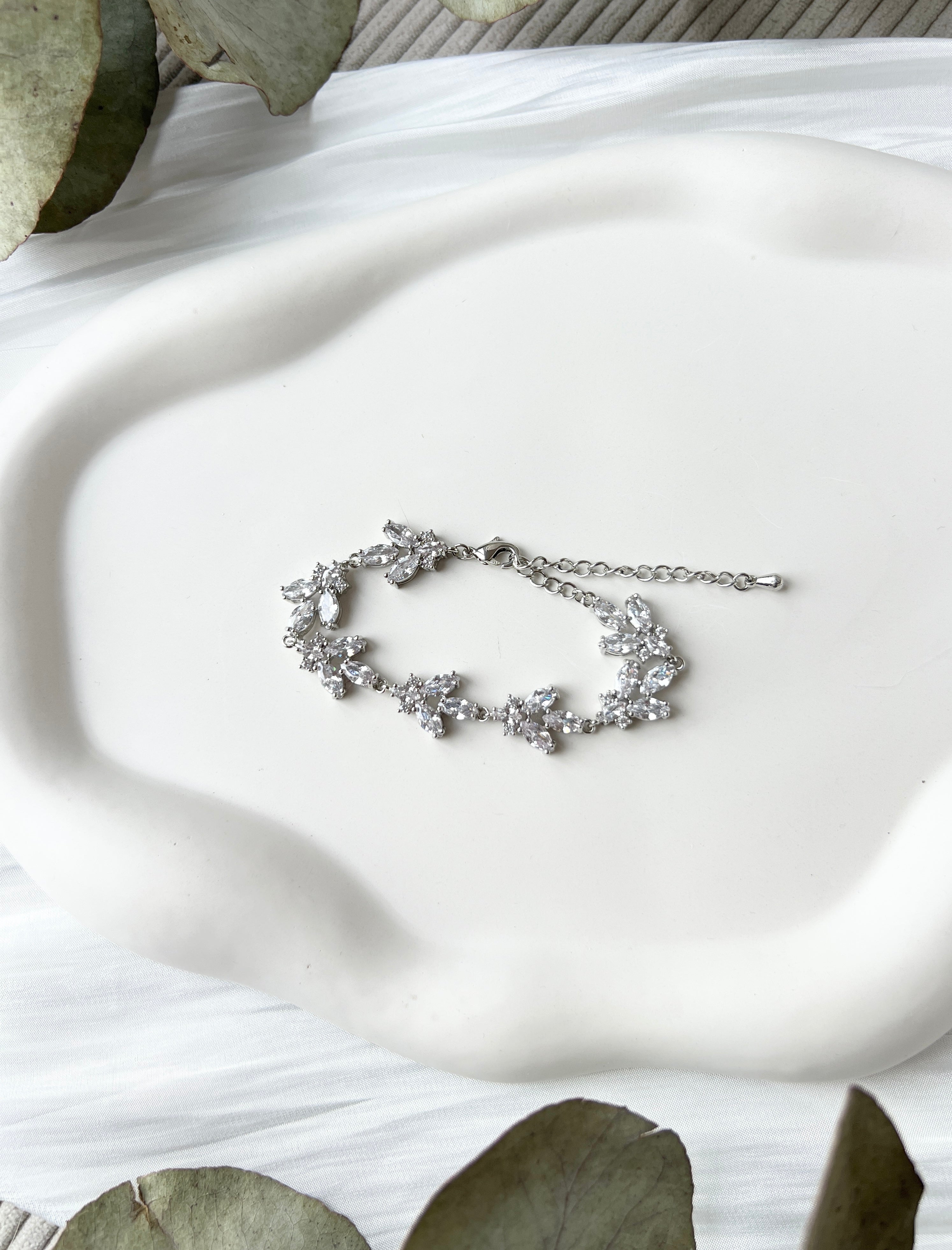 Silbernes Armband, Brautarmband mit funkelnden Zirkoniasteinen, Silber Brautschmuck, verstellbare Laenge, Schmuck Hochzeit, edler Brautjungfernschmuck, Standesamt, Brautlook