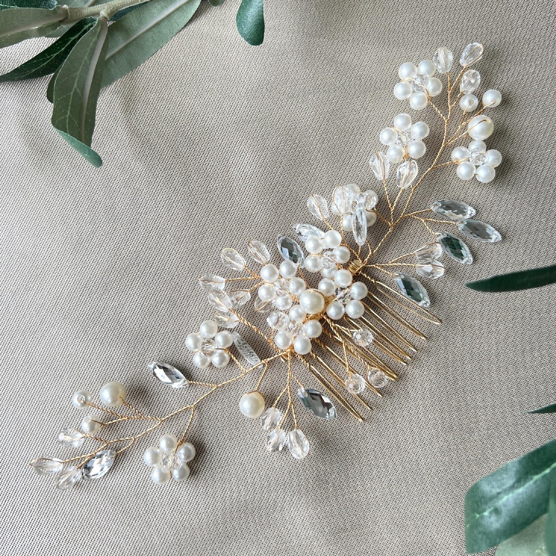 Brauthaarschmuck mit Perlen Blumen Haarkamm in gold-Brauthaarschmuck-Schmuckblüte
