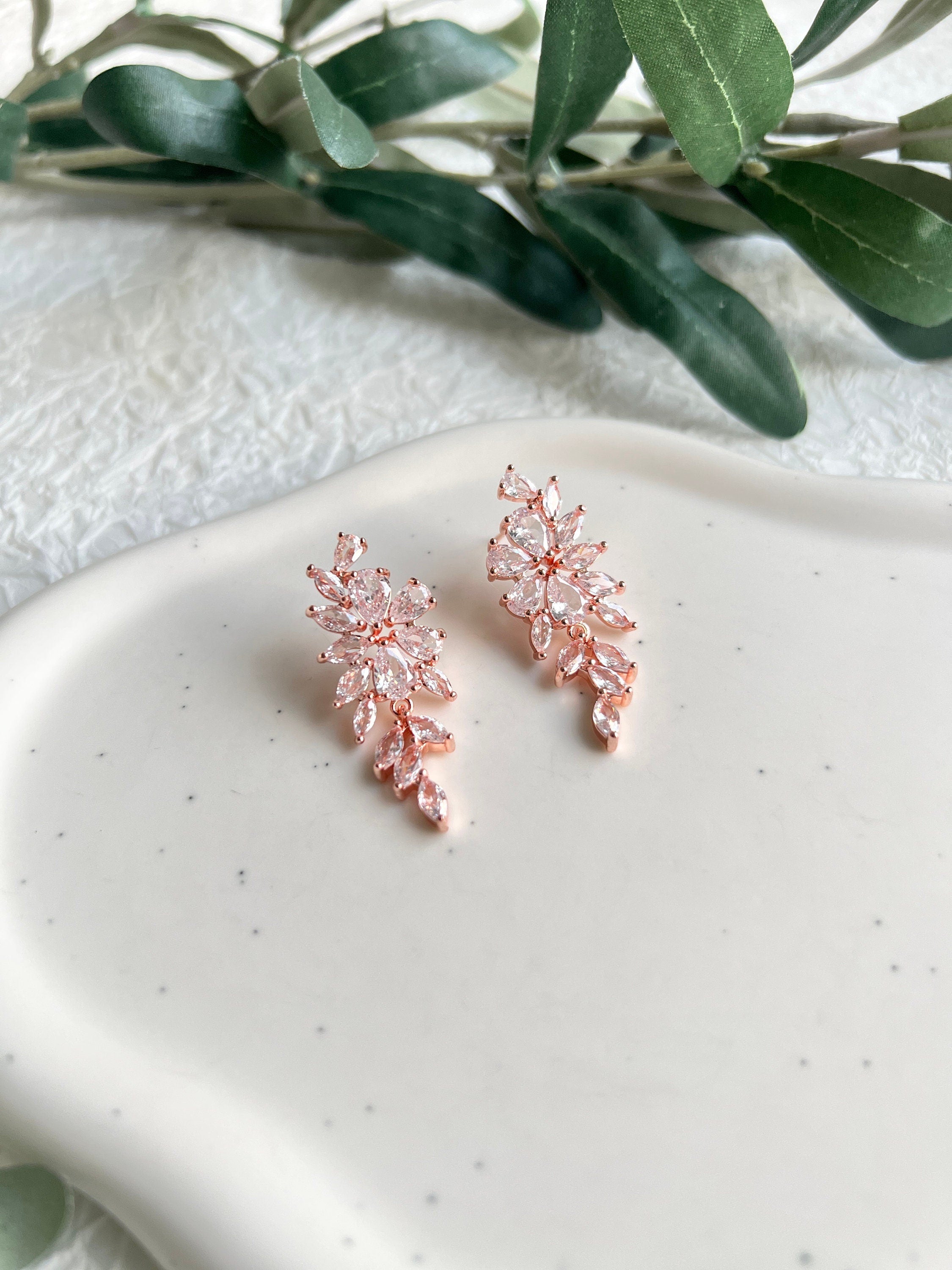 Brautohrringe, Roségold, elegante funkelnde Ohrringe, Brautschmuck, Braut Ohrstecker,-Ohrringe-Schmuckblüte