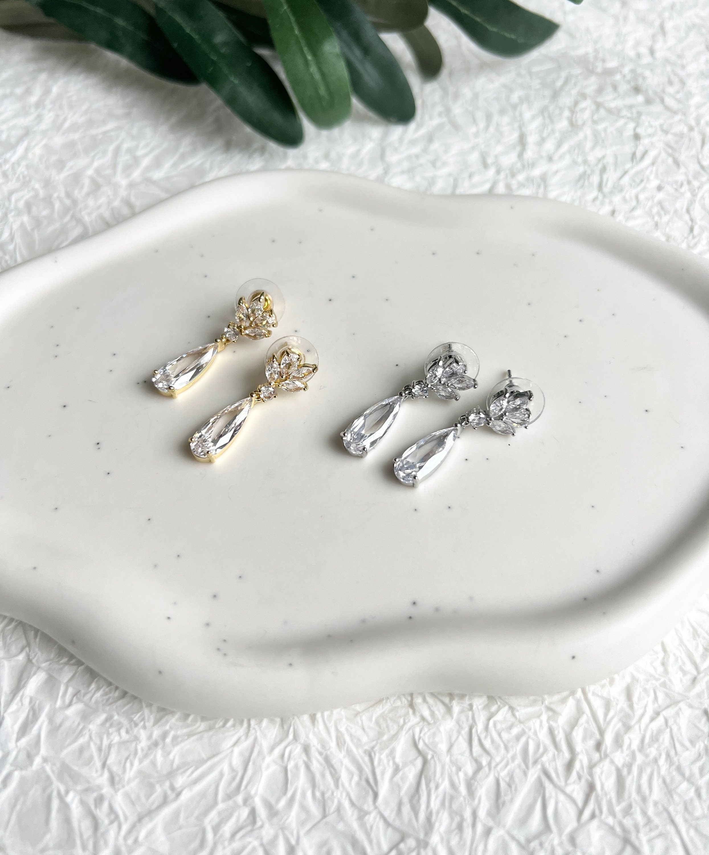 Brautohrringe, funkelnde Zirkoniasteine, Silber, Gold, elegante Ohrringe, Brautschmuck, - Silber-Ohrringe-Schmuckblüte