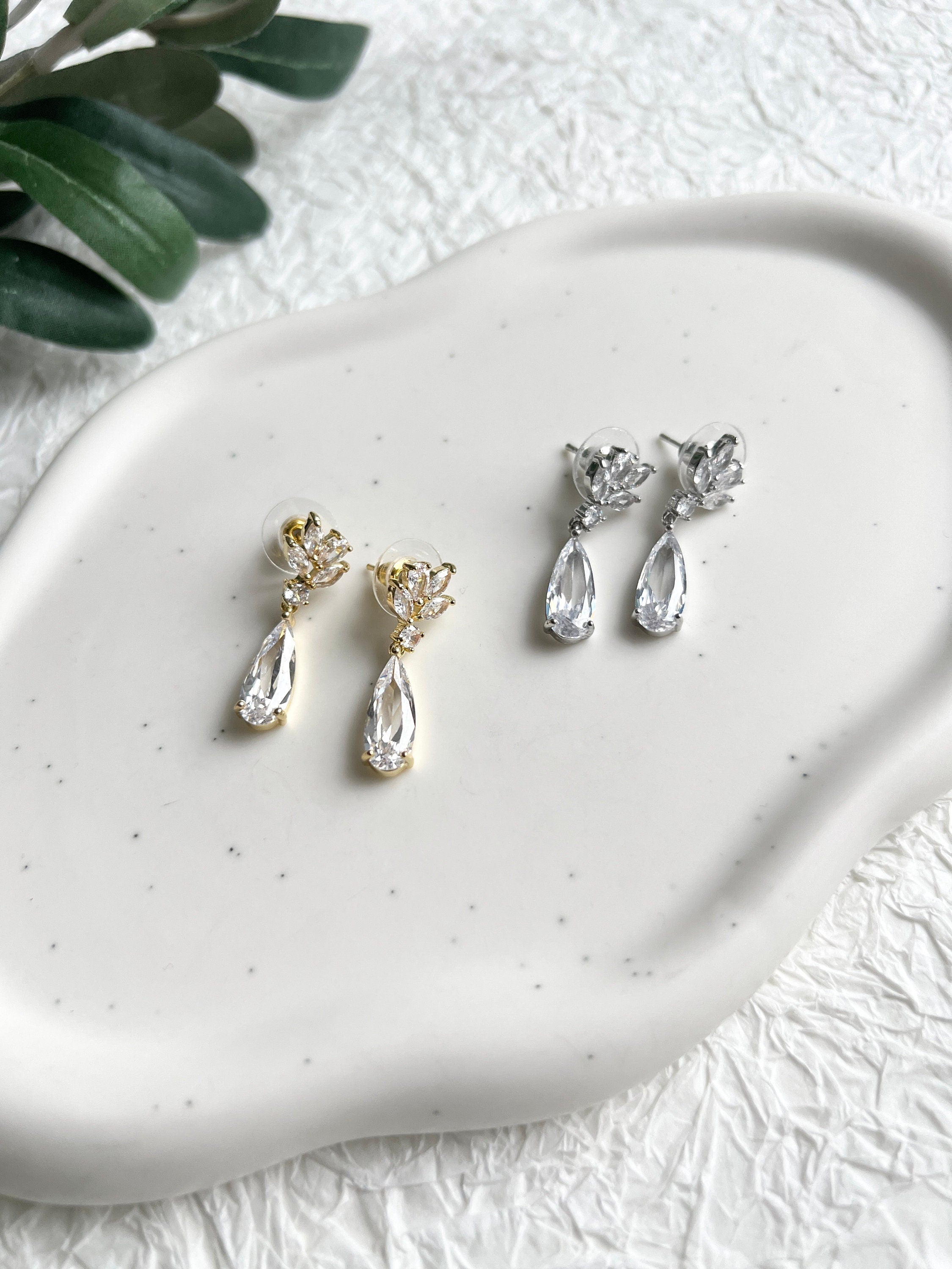 Brautohrringe, funkelnde Zirkoniasteine, Silber, Gold, elegante Ohrringe, Brautschmuck, - Silber-Ohrringe-Schmuckblüte