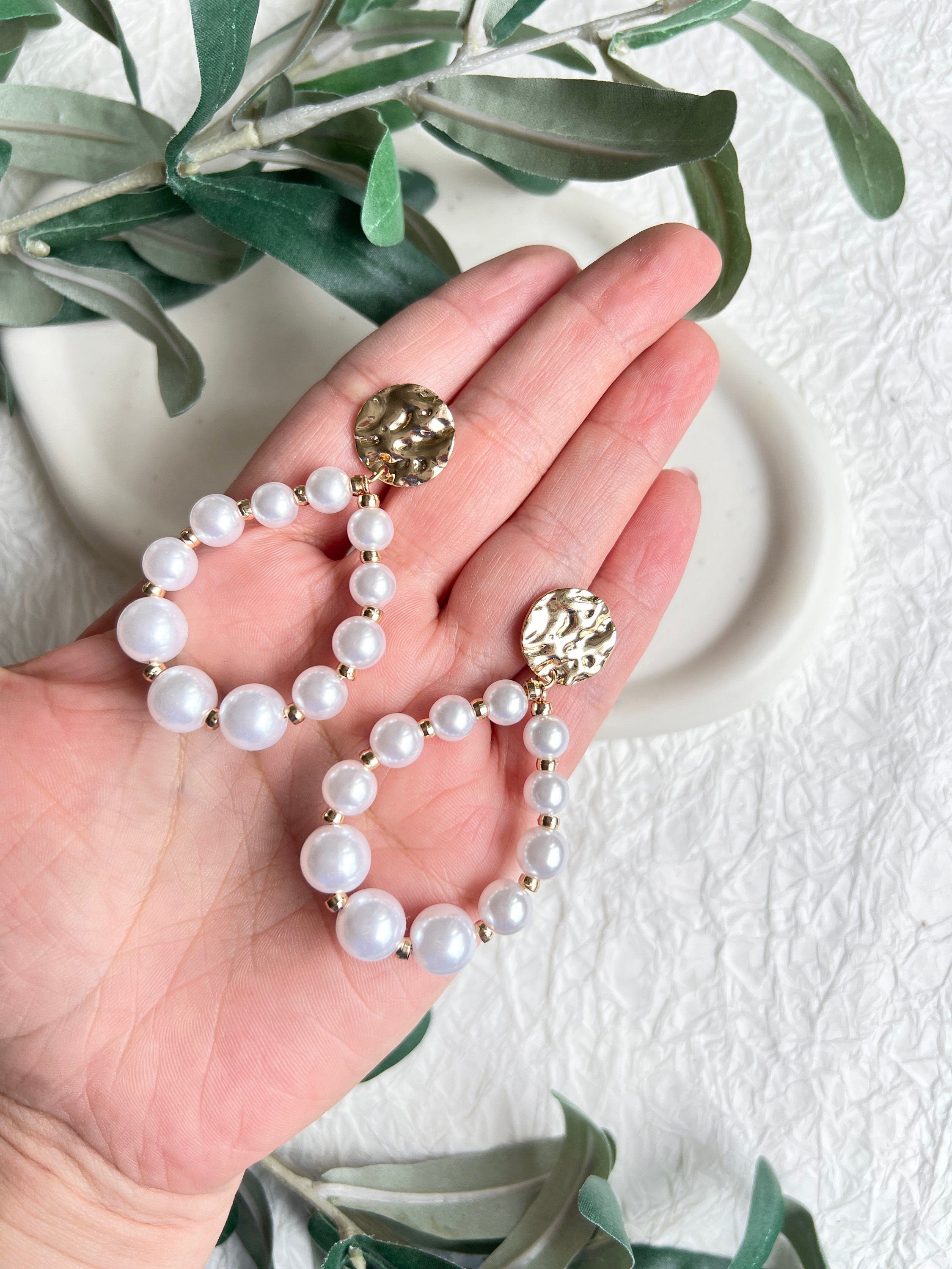 Ohrringe Perlen, Weiß, Brautschmuck, Perlenschmuck, Gold, Ohrstecker Standesamt, Brautohrringe, moderne ovale Haengeohrringe