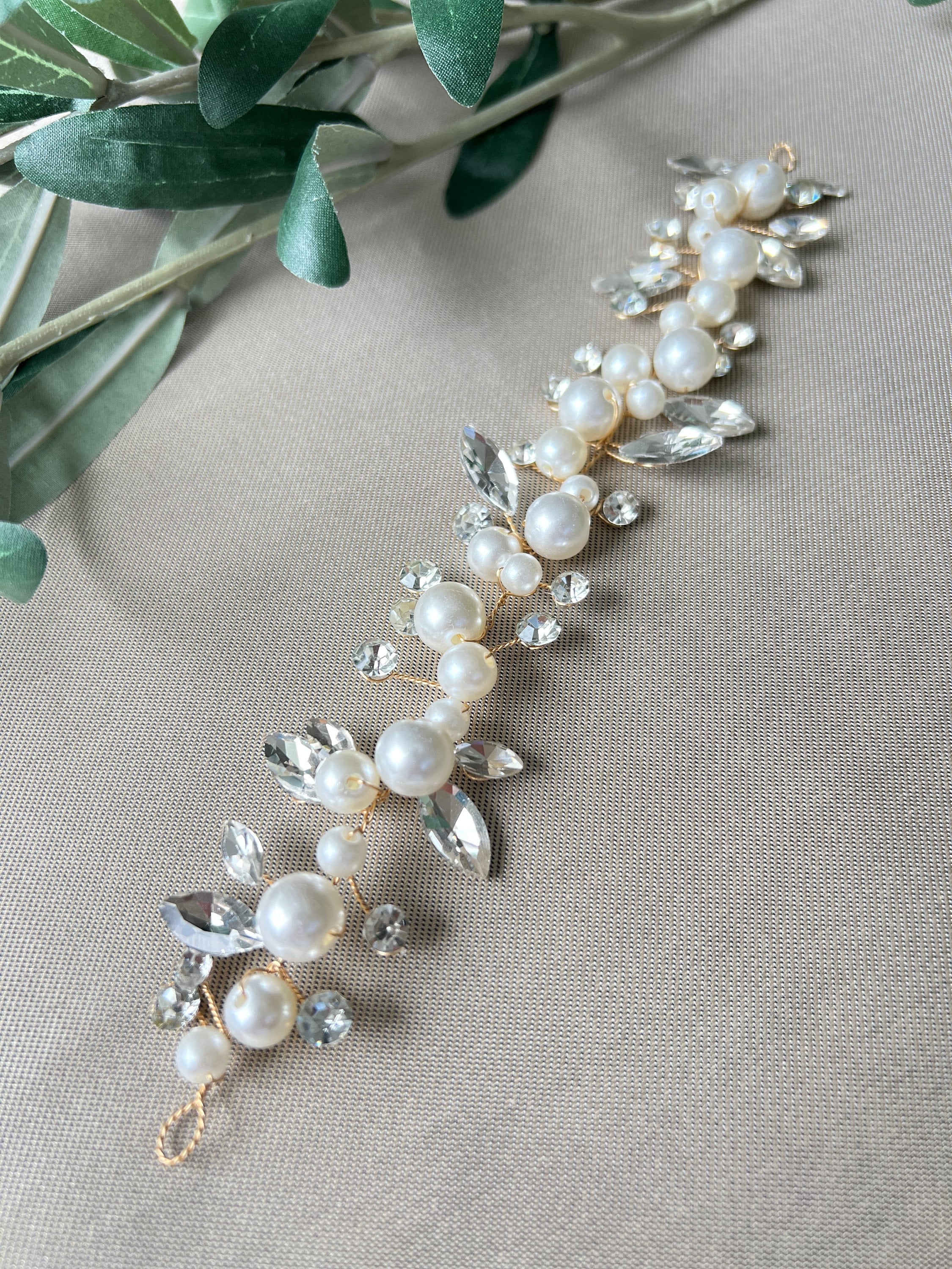 Brautschmuck, Haarranke gold oder Silber, Perlen und Strass, Hochzeit Haarschmuck, - Silber-Brauthaarschmuck-Schmuckblüte