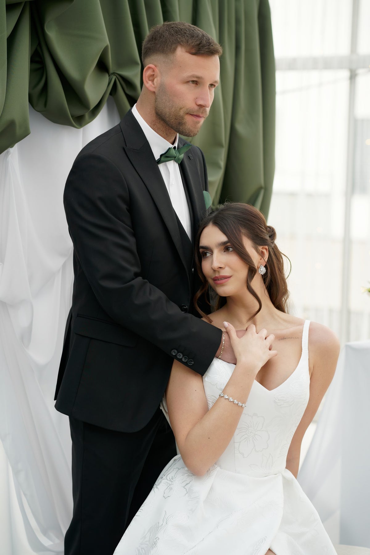 Funkelnde Ohrringe, Silber, Cubic Zirconia, auffallende Ohrstecker, Brautschmuck, glänzende Brautohrringe, eleganter Schmuck Standesamt, modern, Hochzeit