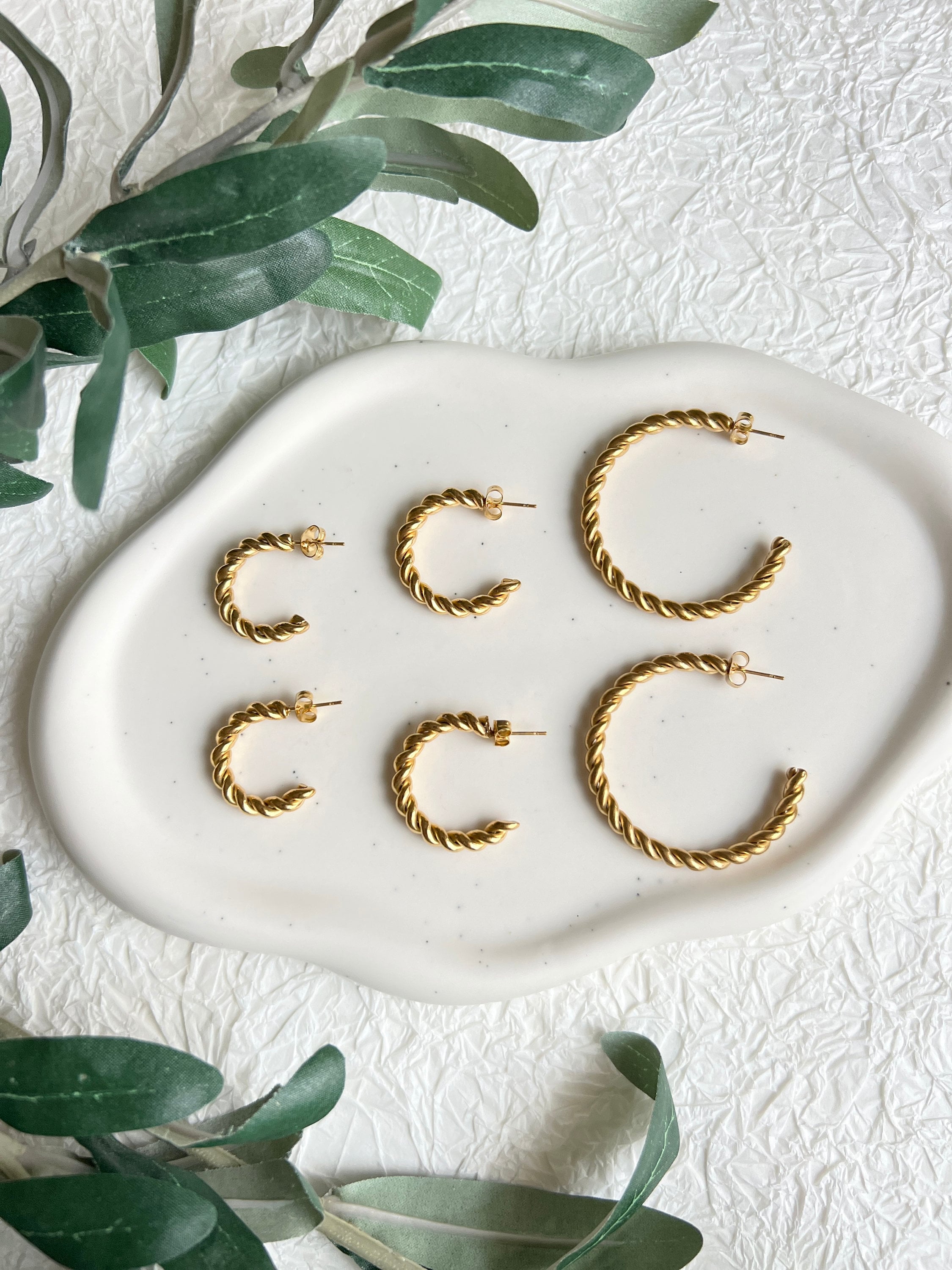 Creolen, Ohrringe Gold, rund, gedreht, moderne Ohrringe, minimalistisch, verschiedene - groß (4cm)-Ohrringe-Schmuckblüte