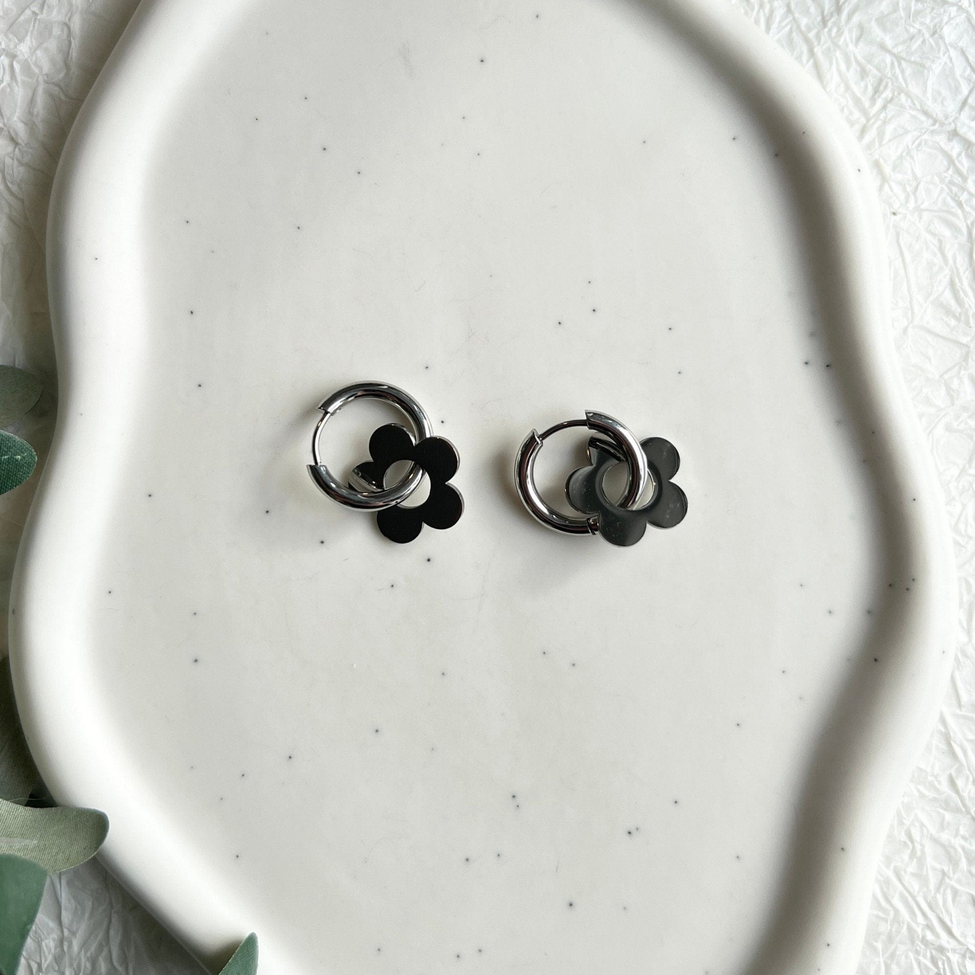 Creolen Ohrringe, Silber, Blumen Anhänger, Edelstahl, Ohrstecker, runde Hoops, Kreole, Schmuck-Ohrringe-Schmuckblüte