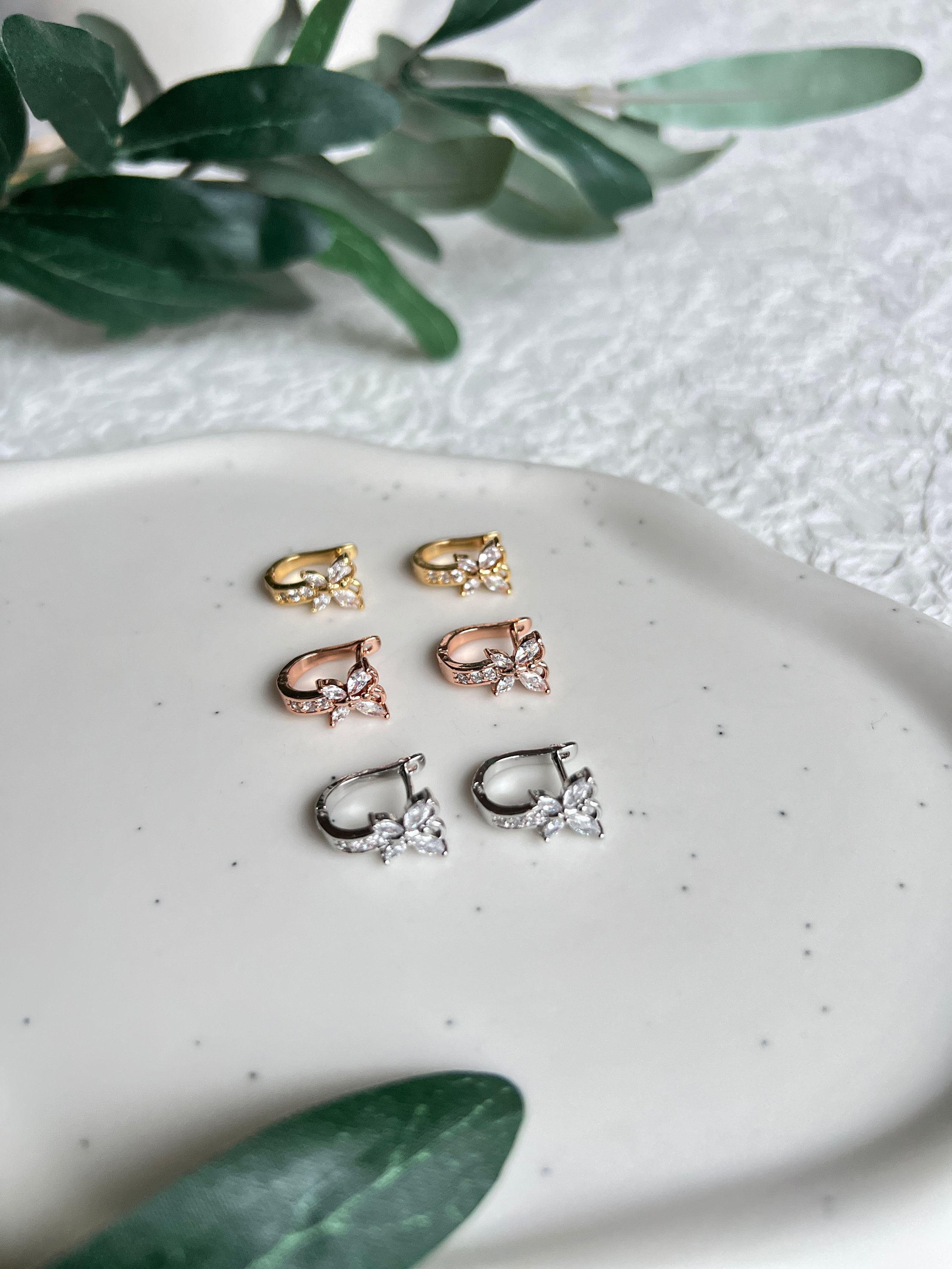 Creolen oval mit Cubic Zirconia Steinen, Schmetterling - gold, silber, Roségold - - Gold-Ohrringe-Schmuckblüte