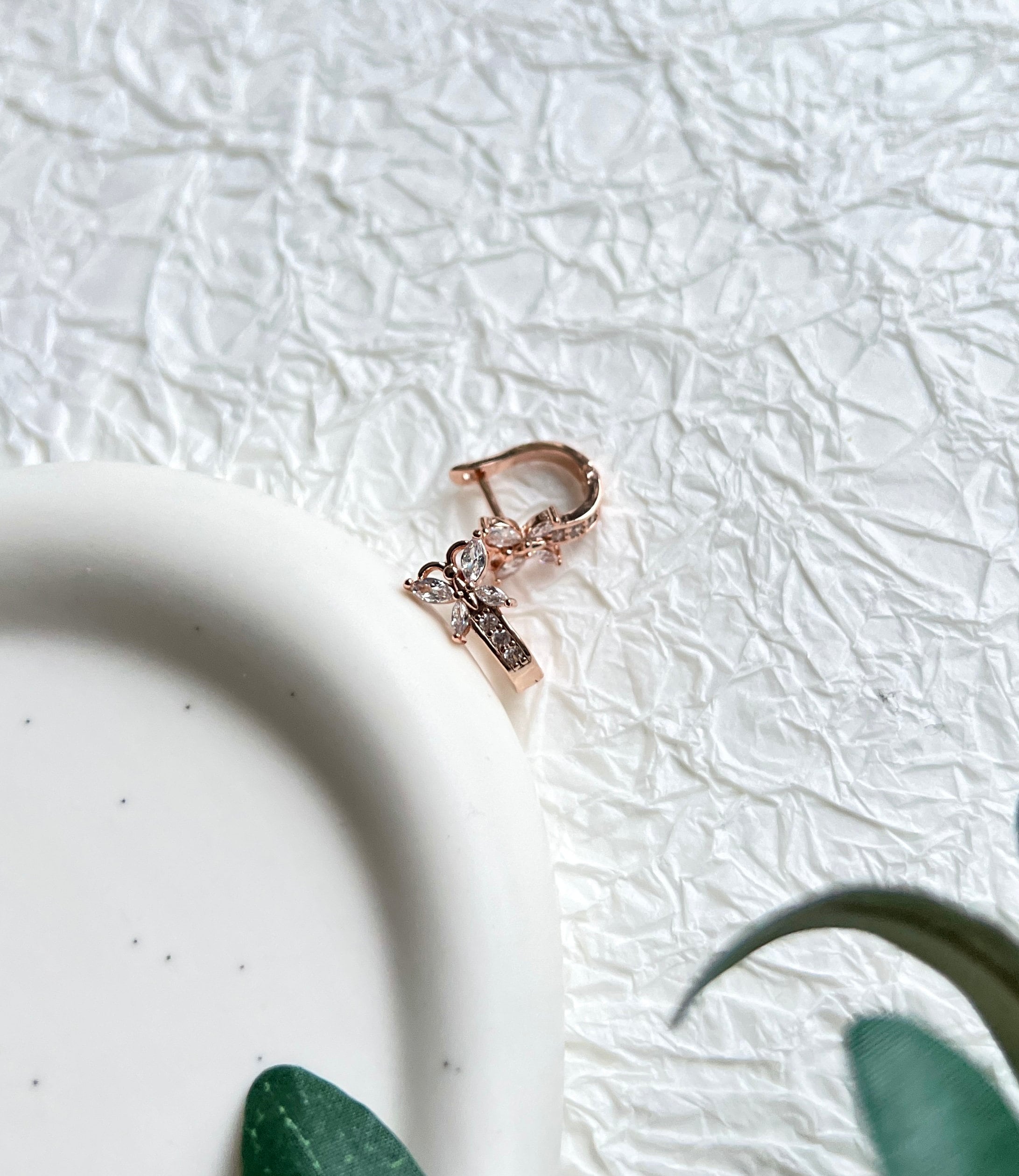 Creolen oval mit Cubic Zirconia Steinen, Schmetterling - gold, silber, Roségold - - Roségold-Ohrringe-Schmuckblüte