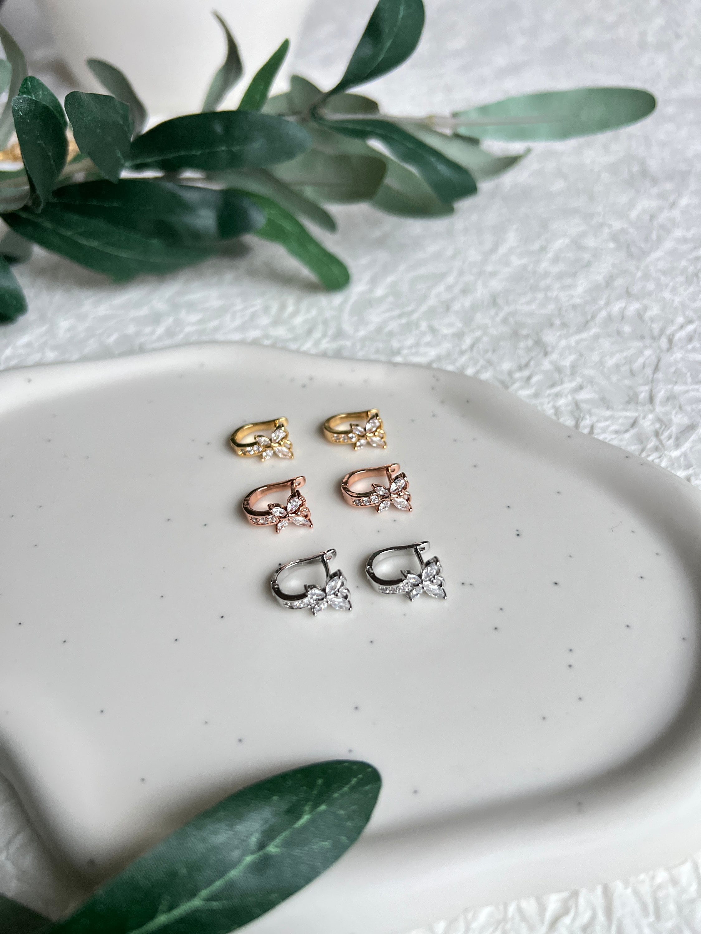 Creolen oval mit Cubic Zirconia Steinen, Schmetterling - gold, silber, Roségold - - Roségold-Ohrringe-Schmuckblüte