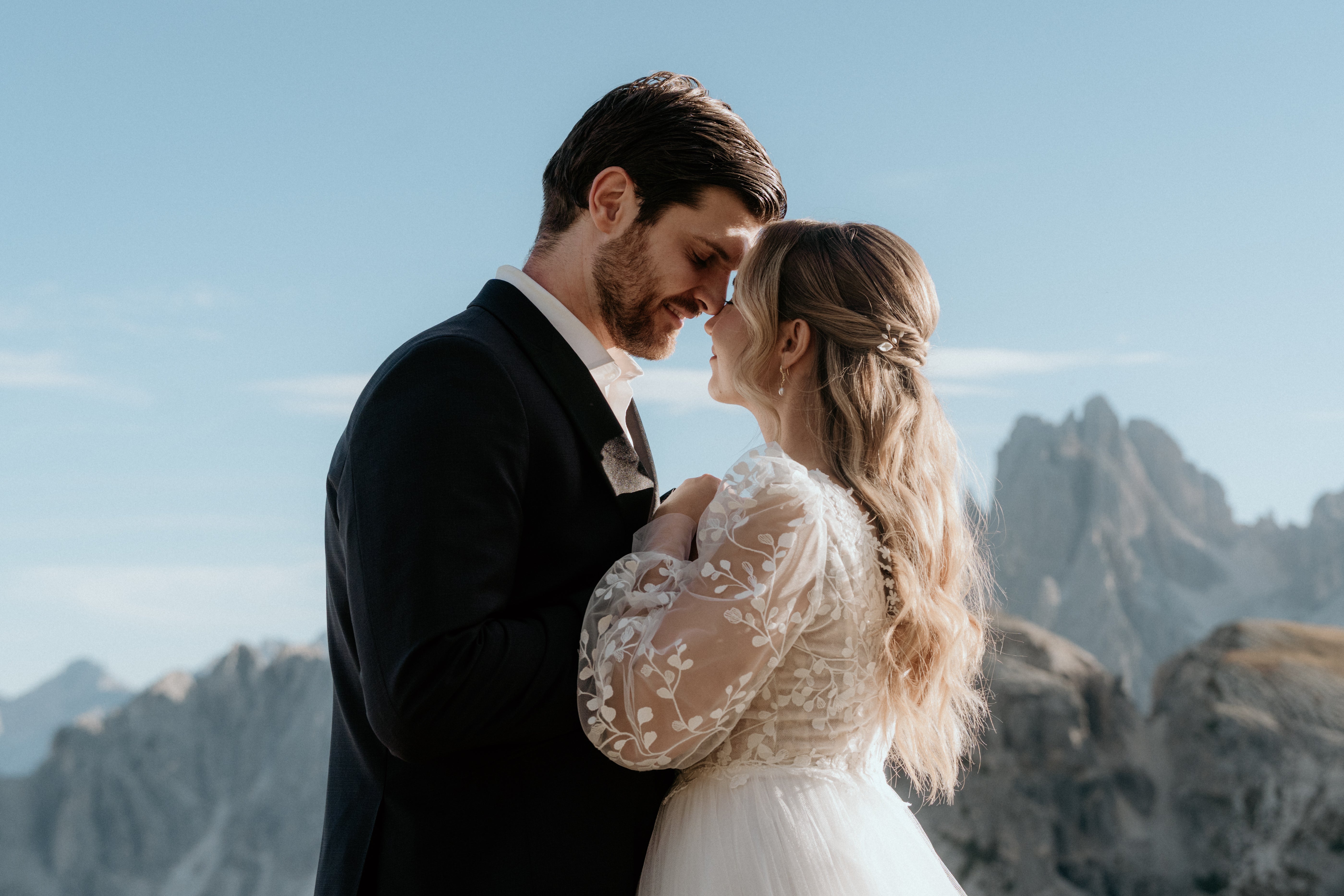 Haarnadeln, Set 3 Stück, ovale Perlen, Schmuckbluete, Brautschmuck, Perlenschmuck, ovale weiße Perlen, goldener Draht, Haarschmuck für die Hochzeit, Brautzubehör, Standesamt, Brautfrisur, Schmuck