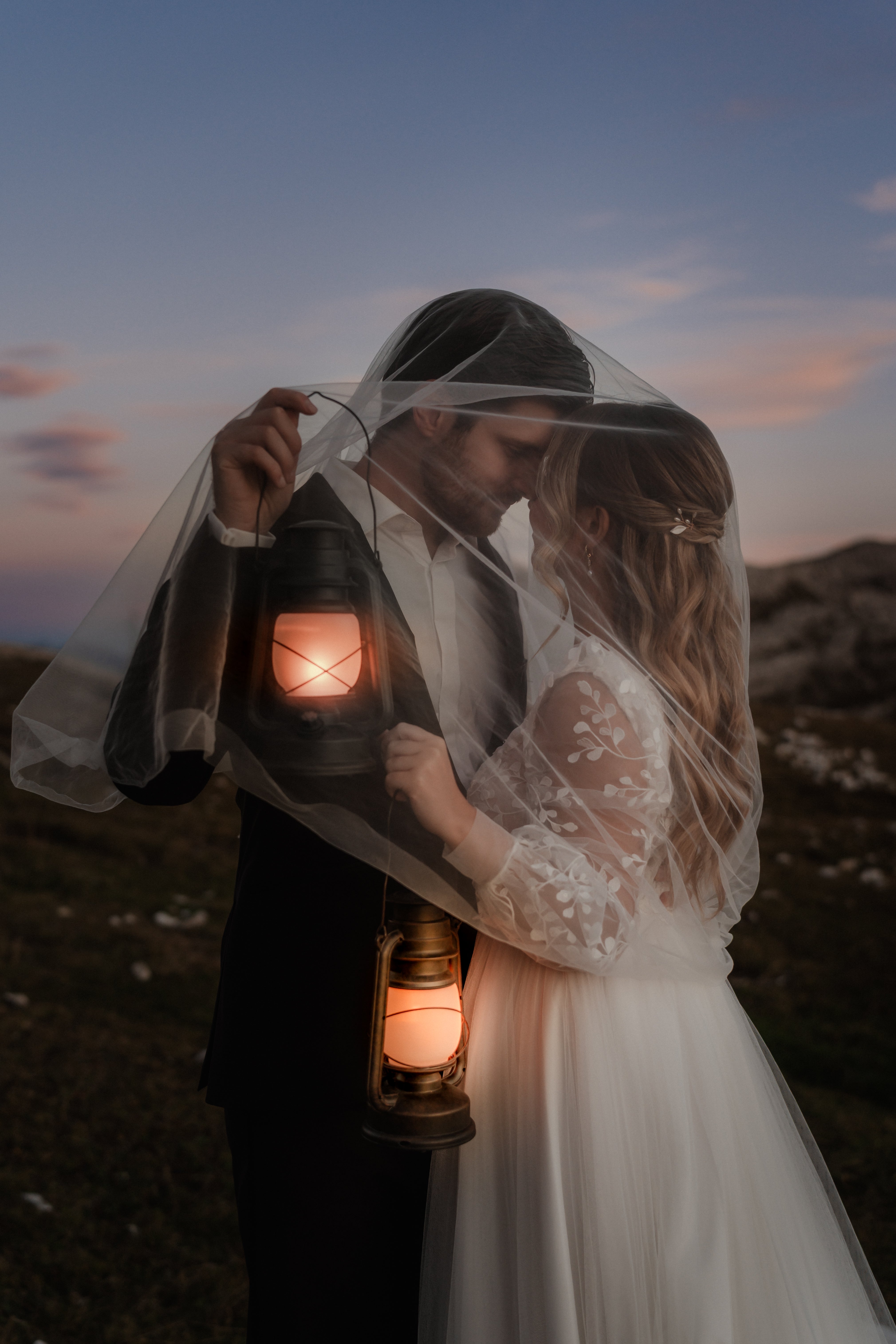 Haarnadeln, Set 3 Stück, ovale Perlen, Schmuckbluete, Brautschmuck, Perlenschmuck, ovale weiße Perlen, goldener Draht, Haarschmuck für die Hochzeit, Brautzubehör, Standesamt, Brautfrisur, Schmuck