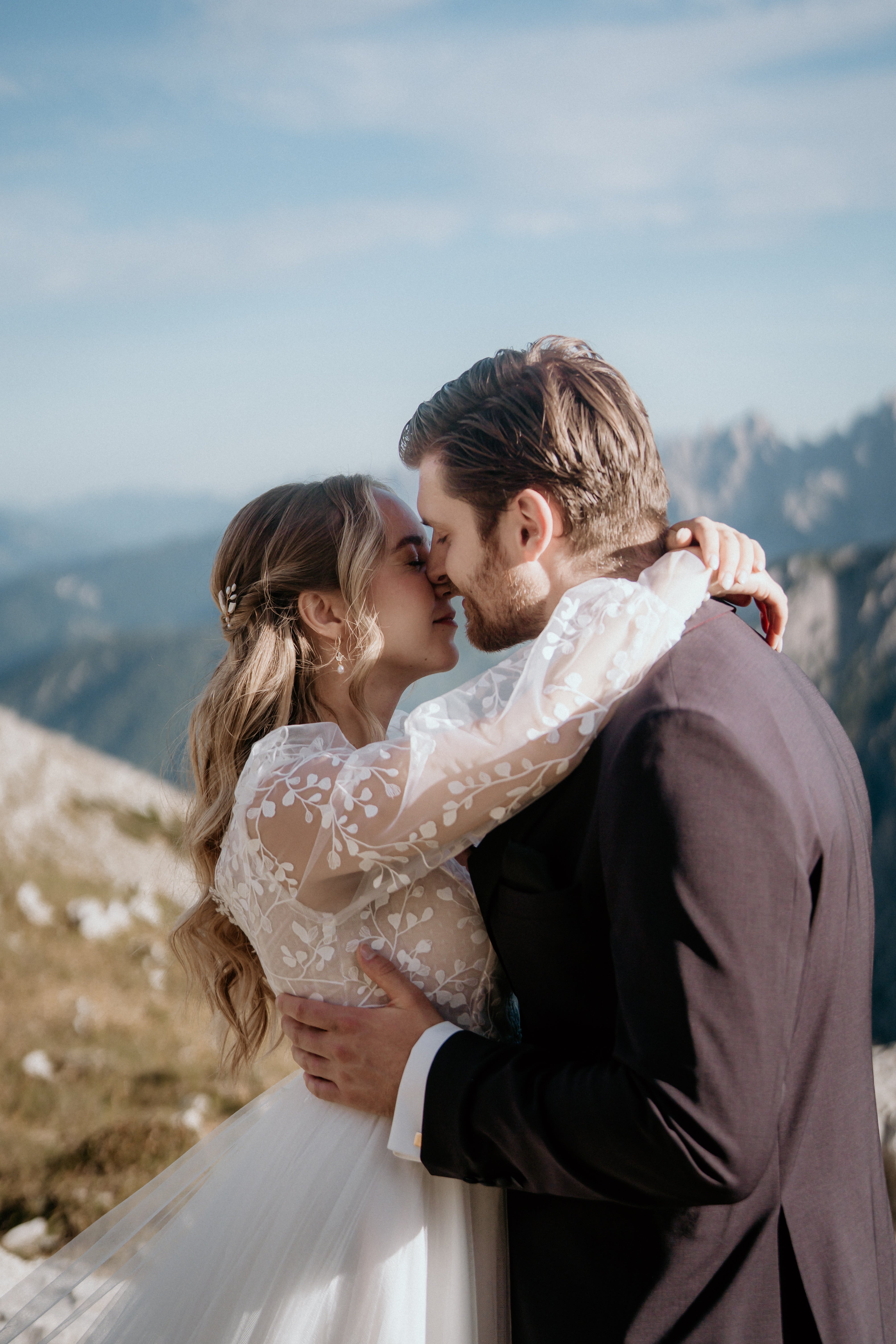 Haarnadeln, Set 3 Stück, ovale Perlen, Schmuckbluete, Brautschmuck, Perlenschmuck, ovale weiße Perlen, goldener Draht, Haarschmuck für die Hochzeit, Brautzubehör, Standesamt, Brautfrisur, Schmuck