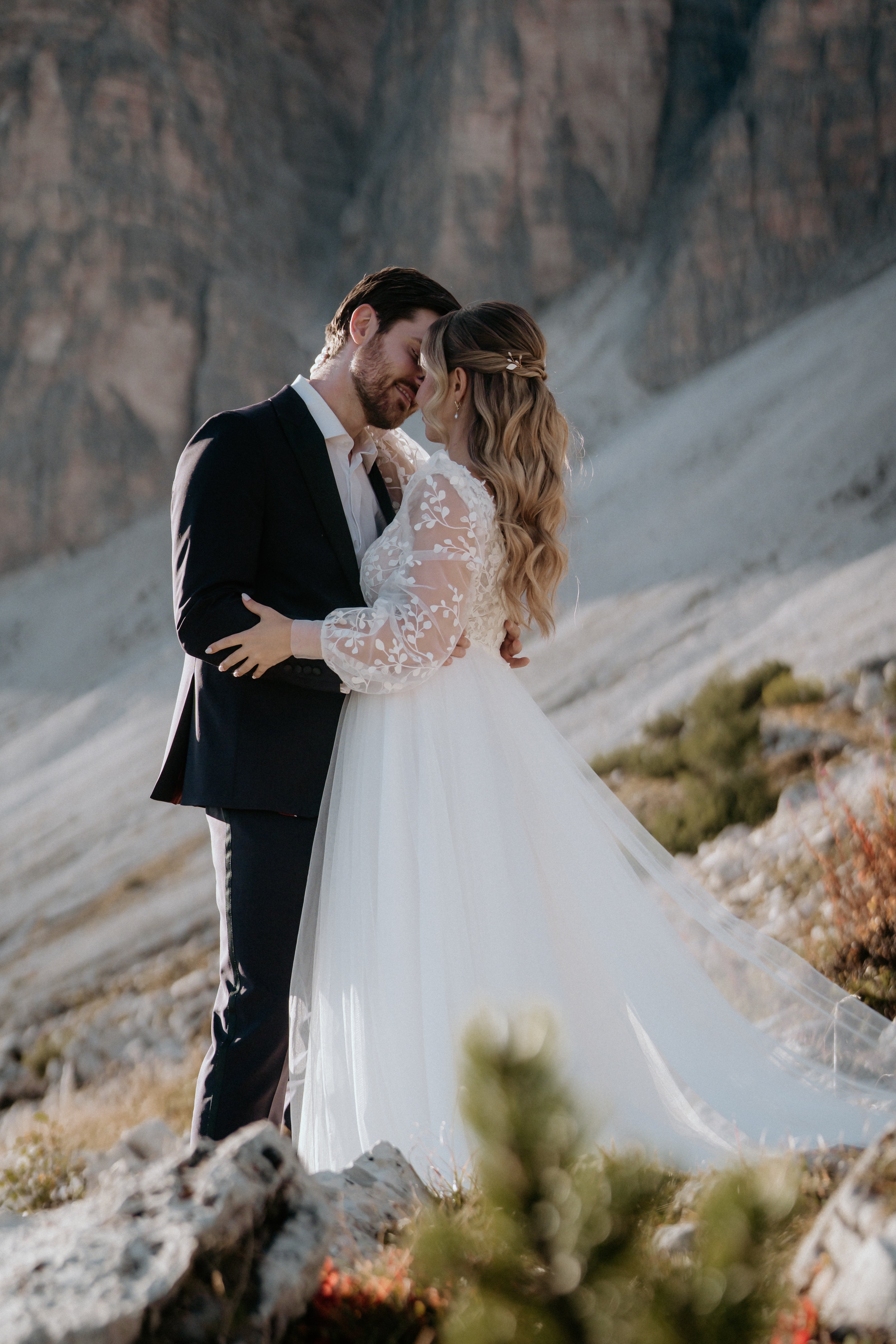 Haarnadeln, Set 3 Stück, ovale Perlen, Schmuckbluete, Brautschmuck, Perlenschmuck, ovale weiße Perlen, goldener Draht, Haarschmuck für die Hochzeit, Brautzubehör, Standesamt, Brautfrisur, Schmuck, Brauthaarschmuck