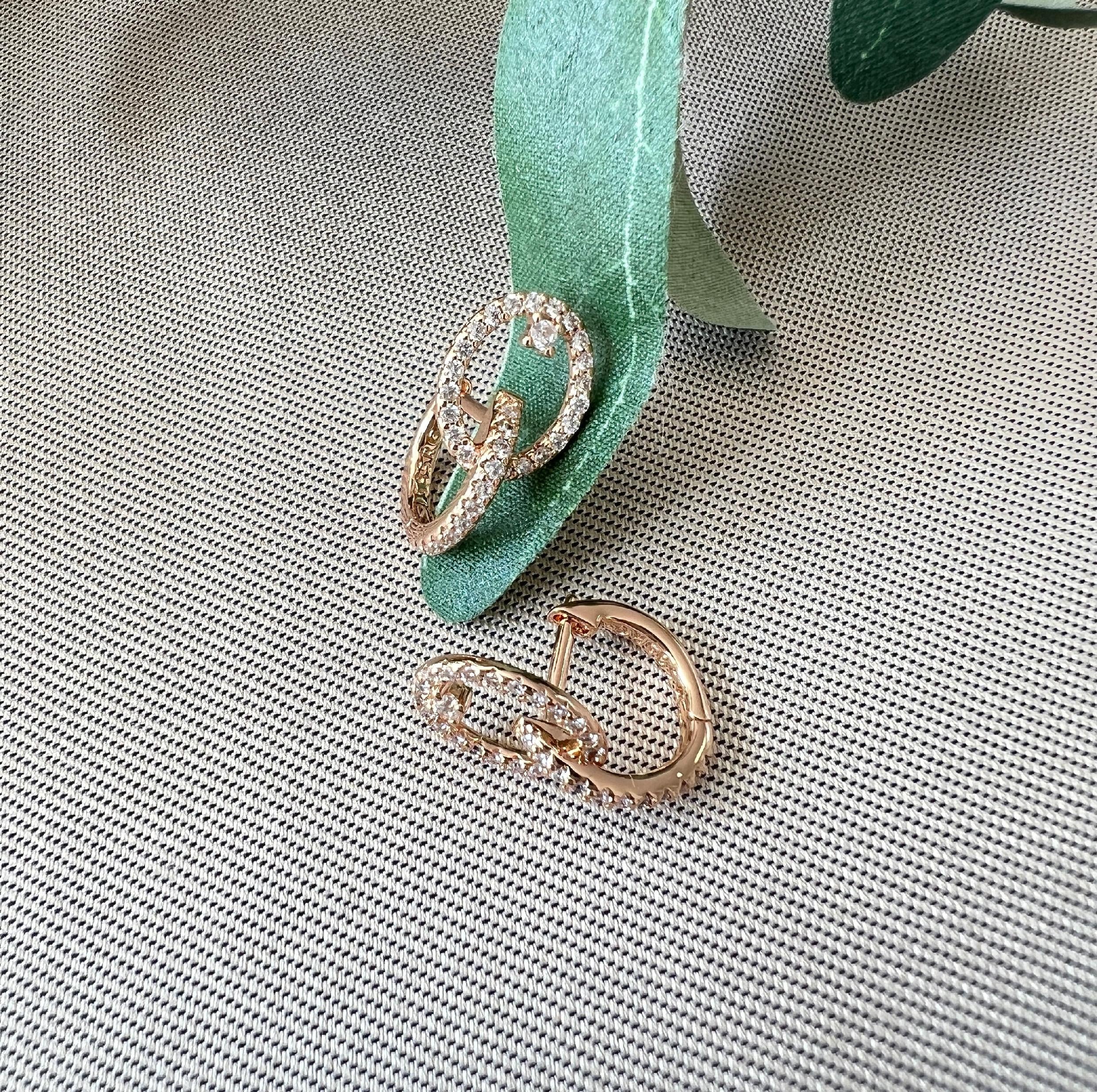 Elegante Brautohrringe - 2 cm Länge, funkelnde Zirkoniasteine - 585 Roségold - Perfekter Brautschmuck für zeitlose Schönheit, Hoop Ohrringe-Ohrringe-Schmuckblüte