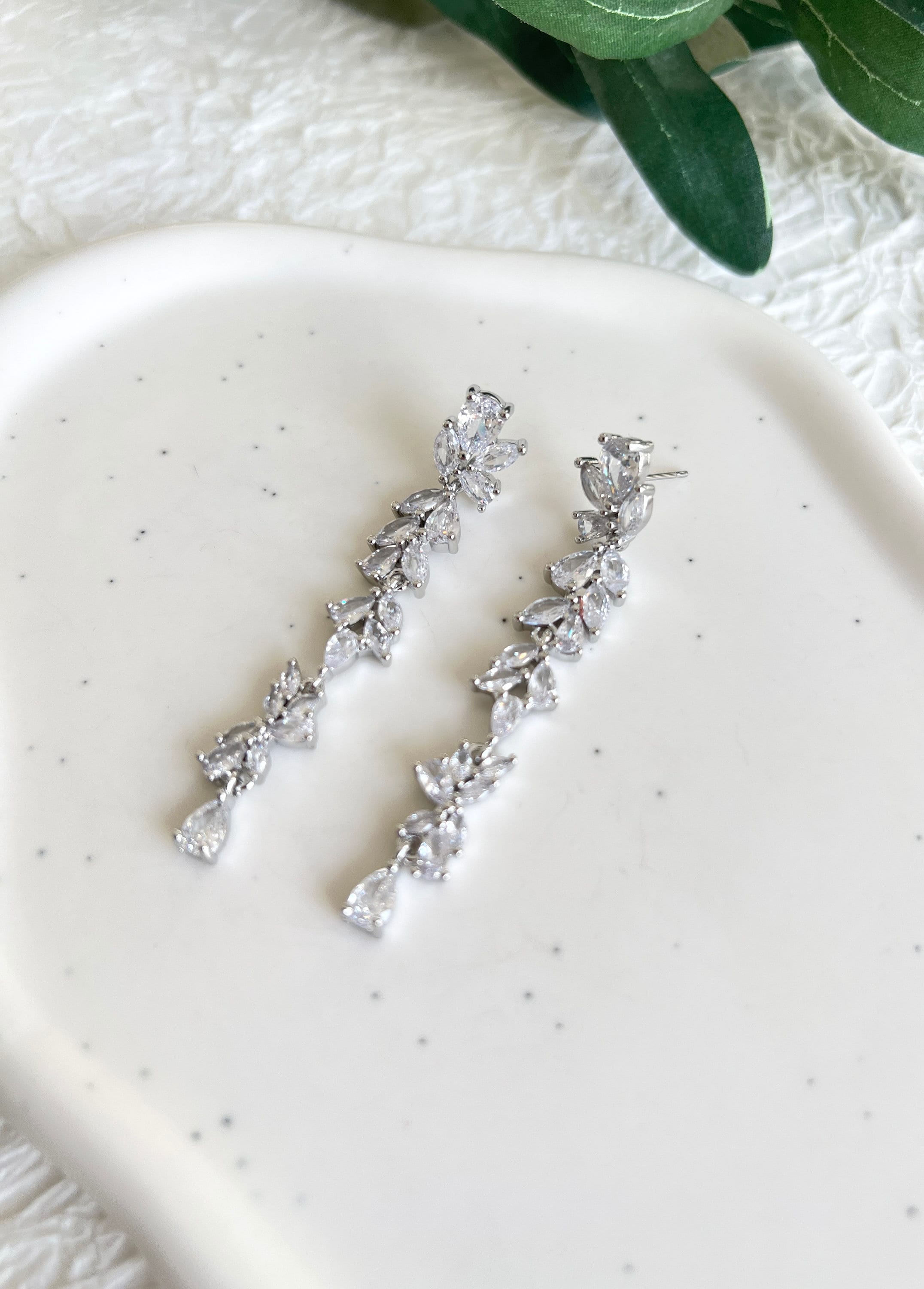 Elegante Brautohrringe, funkelnde Cubic Zirconia Steine, Silber, Brautschmuck, Hochzeit Schmuck,-Ohrringe-Schmuckblüte