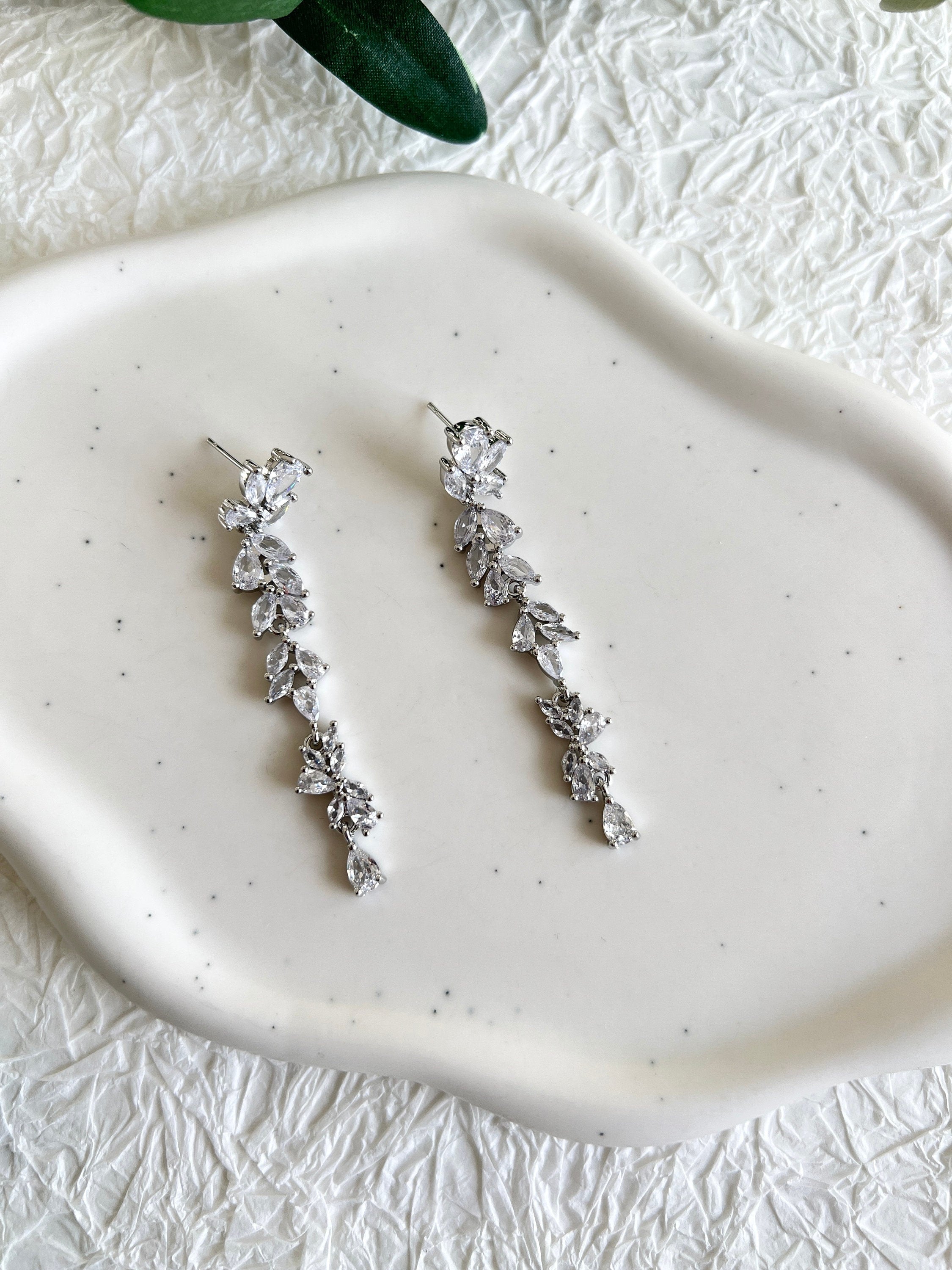 Elegante Brautohrringe, funkelnde Cubic Zirconia Steine, Silber, Brautschmuck, Hochzeit Schmuck,-Ohrringe-Schmuckblüte