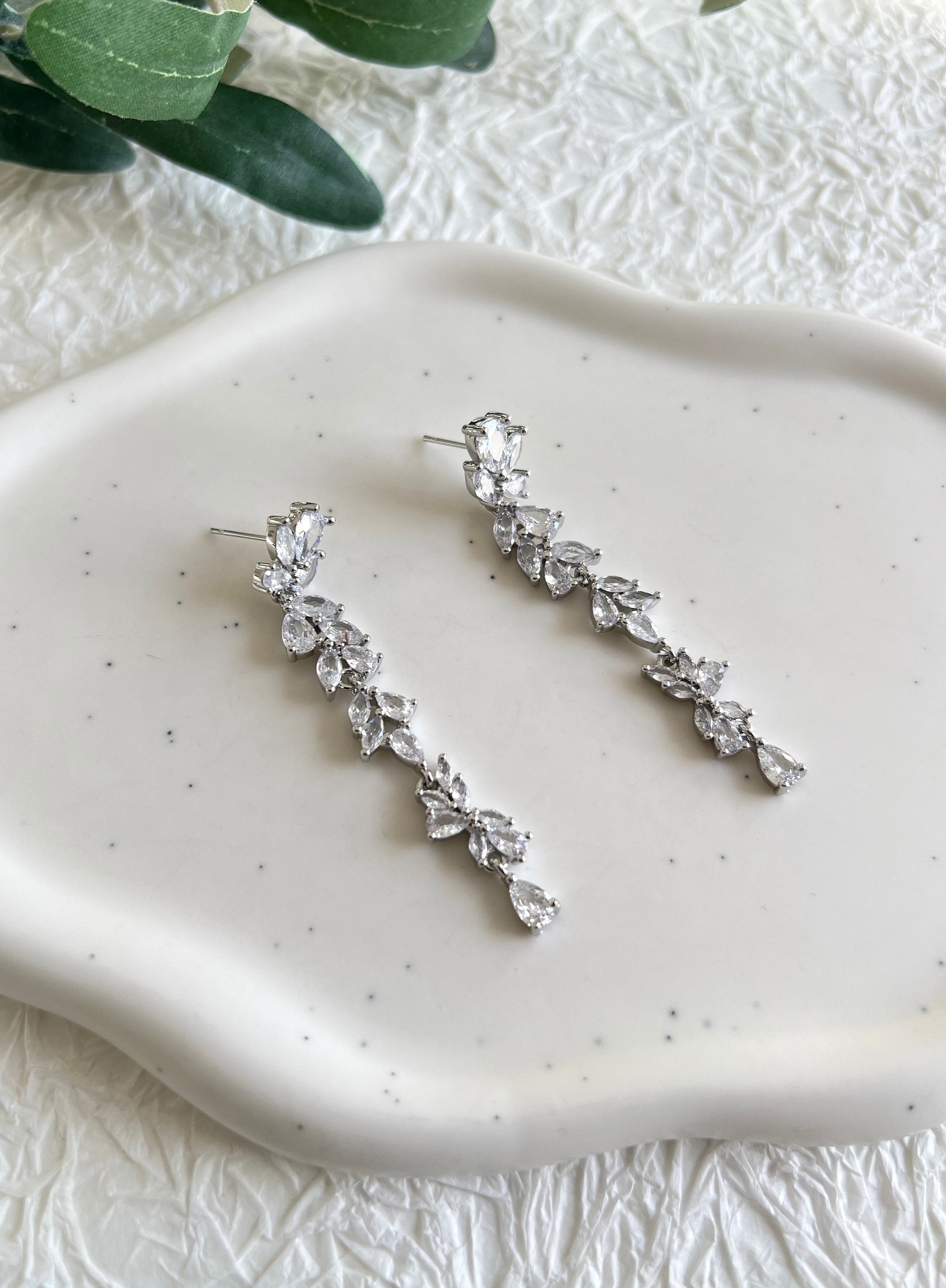 Elegante Brautohrringe, funkelnde Cubic Zirconia Steine, Silber, Brautschmuck, Hochzeit Schmuck,-Ohrringe-Schmuckblüte