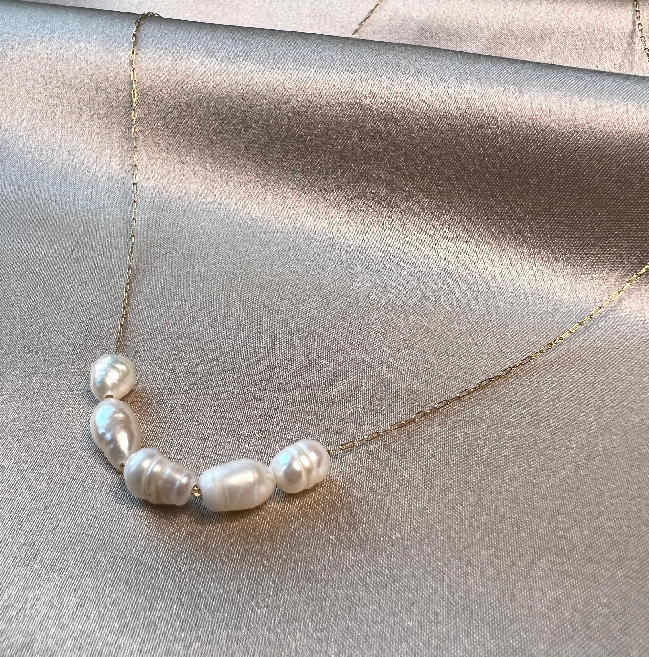 Feine Perlenhalskette, Edelstahl, dünnes Band, golden, Choker, Halskette für Frauen-Halskette-Schmuckblüte