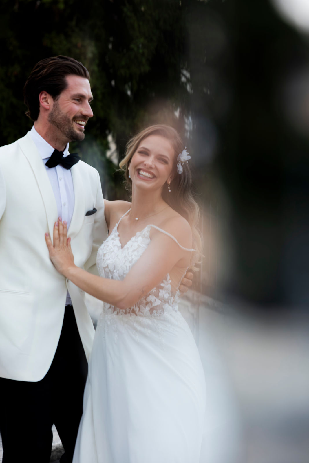 Haarnadel, gold, Blütenblätter, feine weisse Perlen, Brautschmuck, Hochzeit, Hochzeitsschmuck, eleganter Brauthaarschmuck