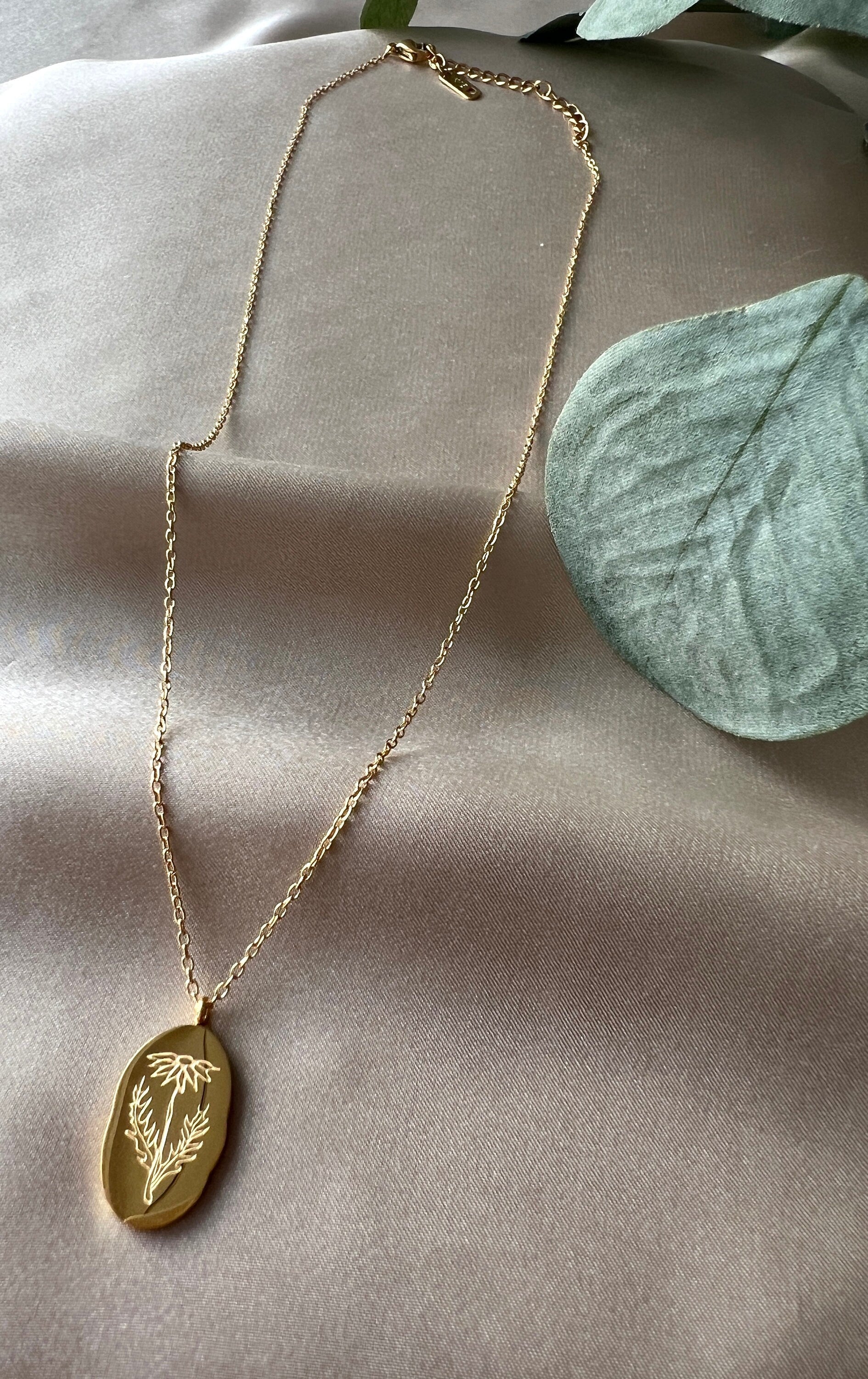 Geburtsblume Halskette, April, Geburtsmonat, Gänseblümchen Blume, 18k Gold, wasserfest, Halskette für Frauen-Halskette-Schmuckblüte